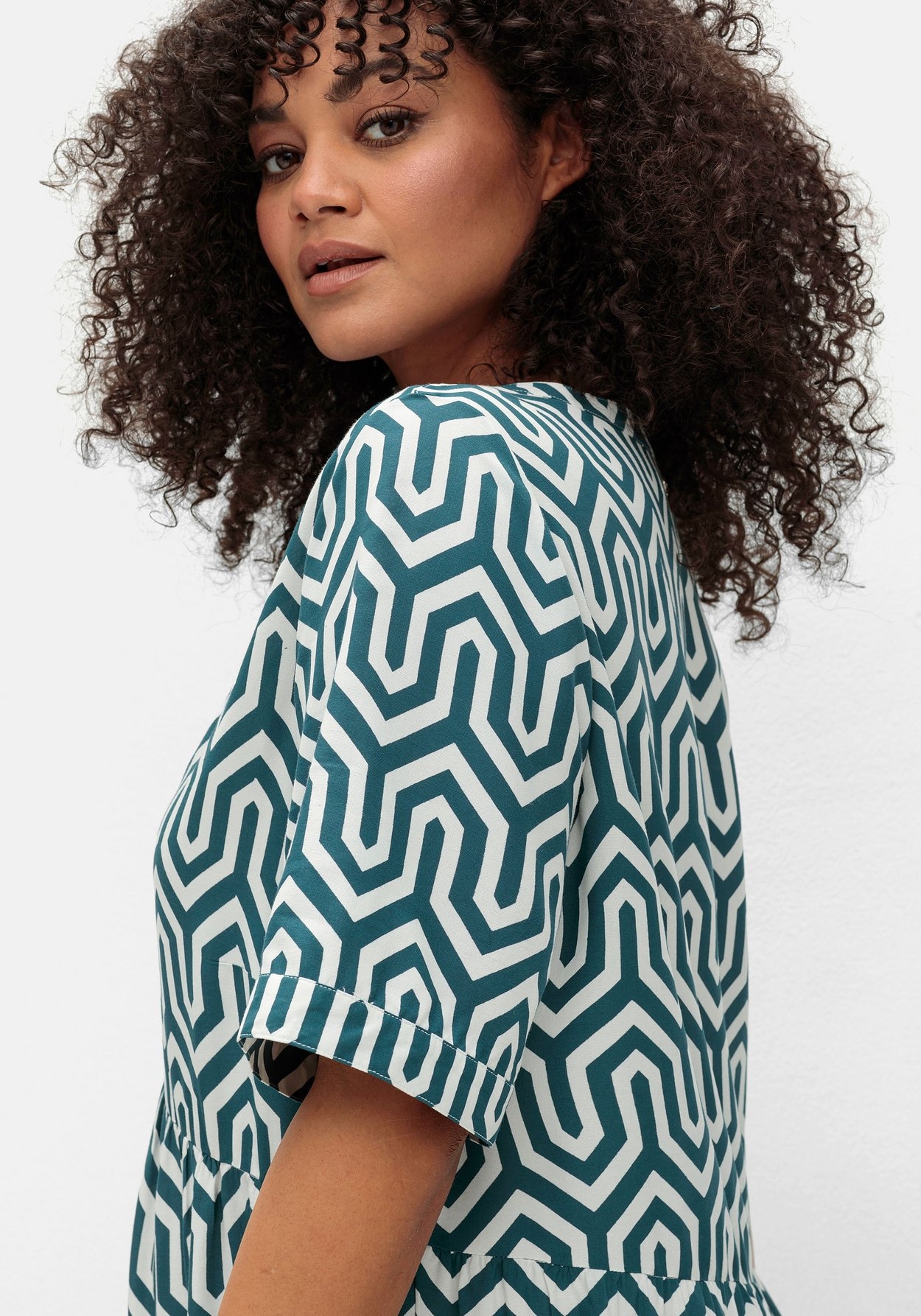 Sheego Maxikleid »Maxikleid mit grafischem Alloverprint«