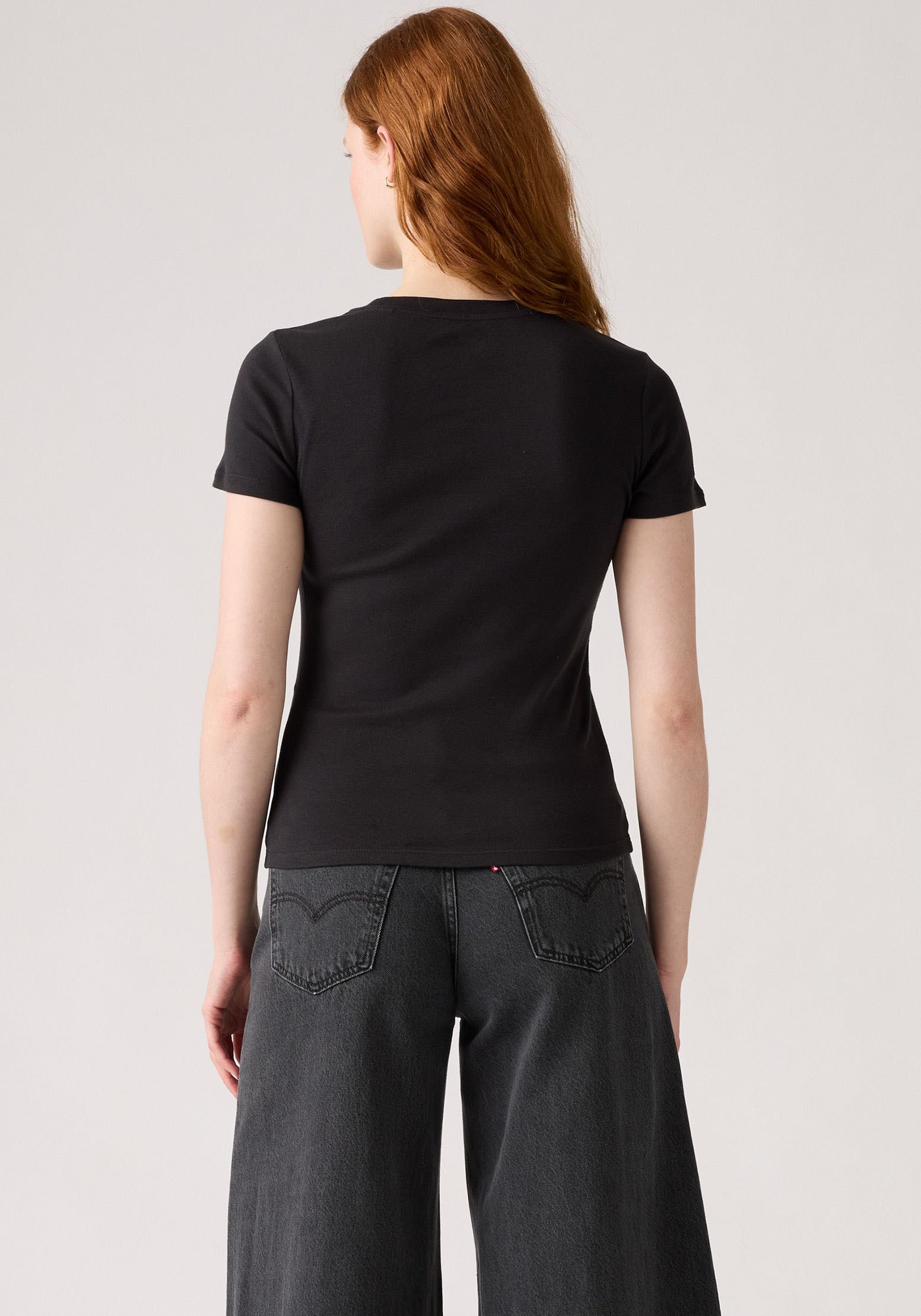 Levi's® T-Shirt »Mini-Logo« Packung, 2 Stk. mit kleiner Markenlogo-Stickerei auf der Brust