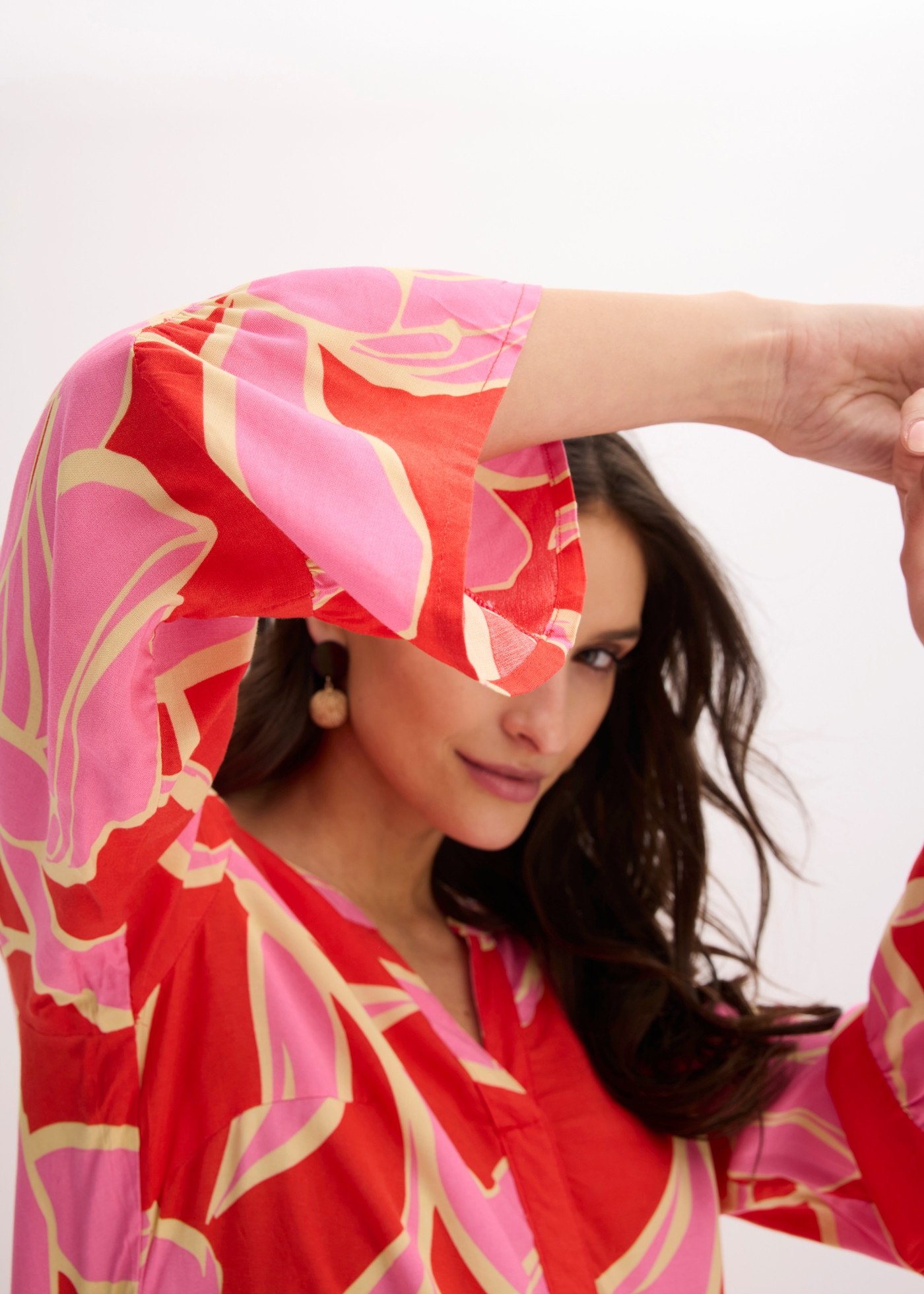 bonprix Tunikakleid figurumspielende Passform, mit trendigem Muster, Sommerkleid