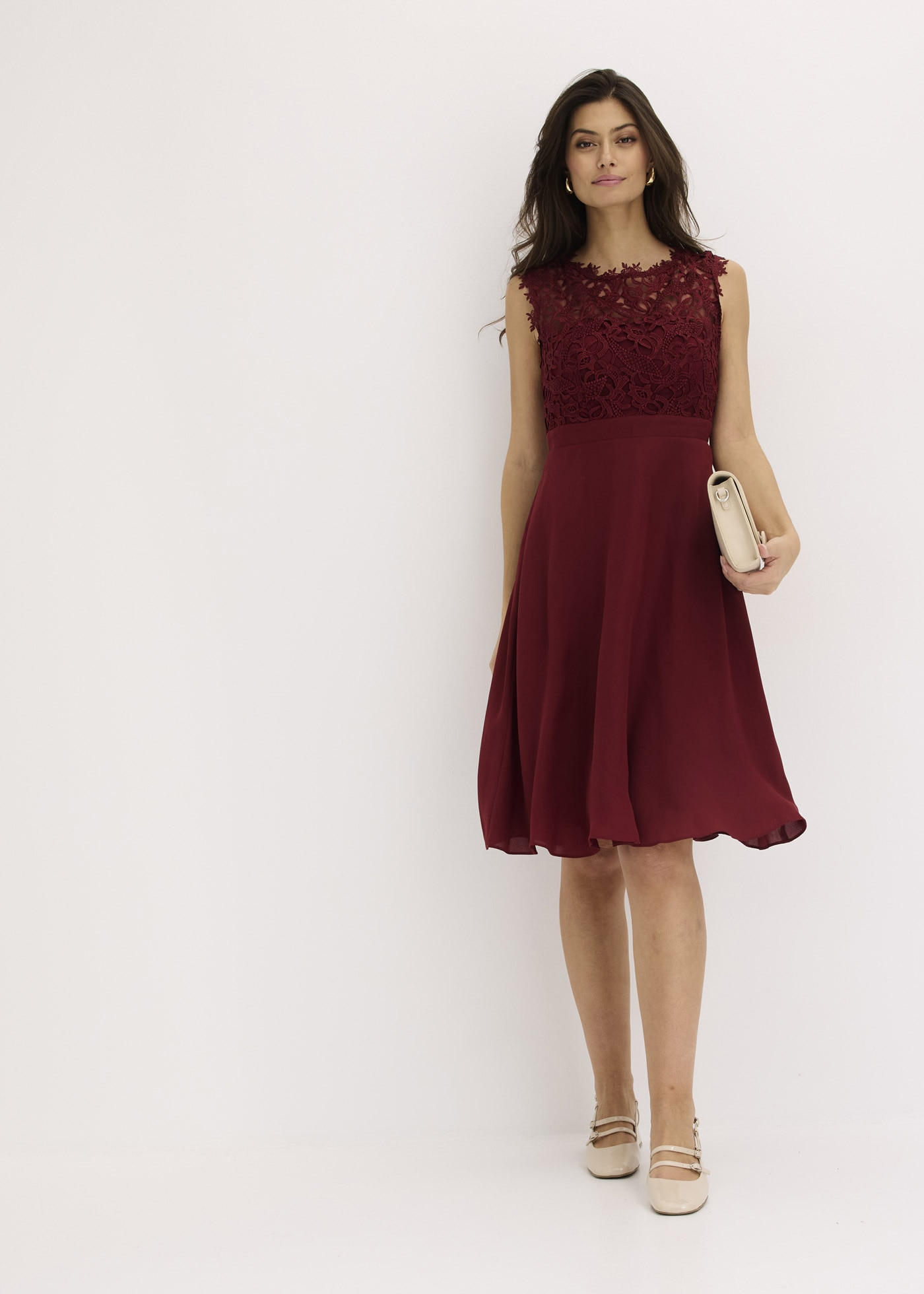 bonprix Minikleid »Minikleid mit Spitze« 1 tlg. für besondere Anlässe, aus Polyester, taillierte Passform