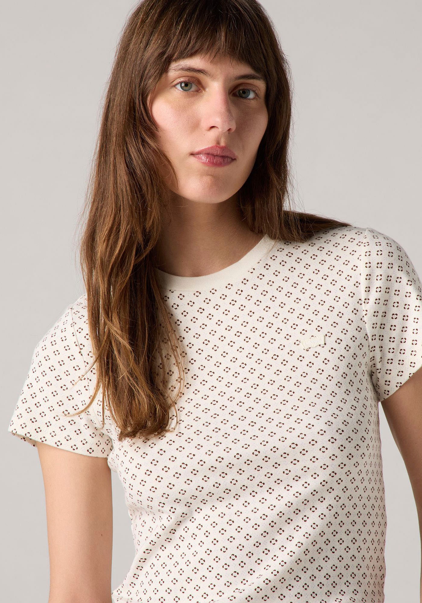 Levi's® T-Shirt »ESSENTIAL HM SS TEE«, Taillierter Schnitt