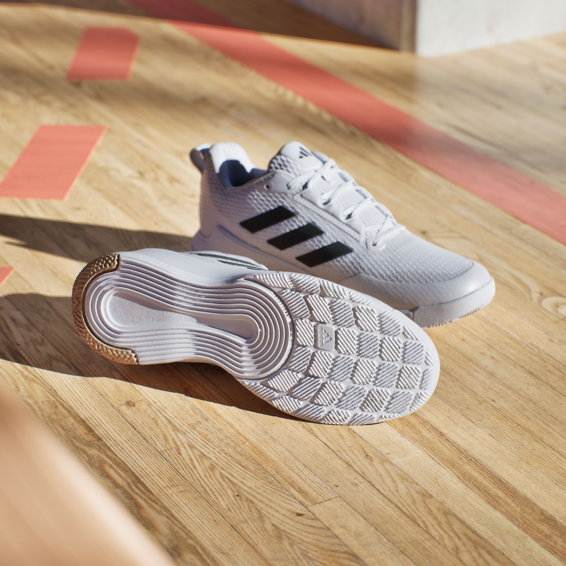 adidas Performance Hallenschuh, besonders geeignet für Handball und Volleyball