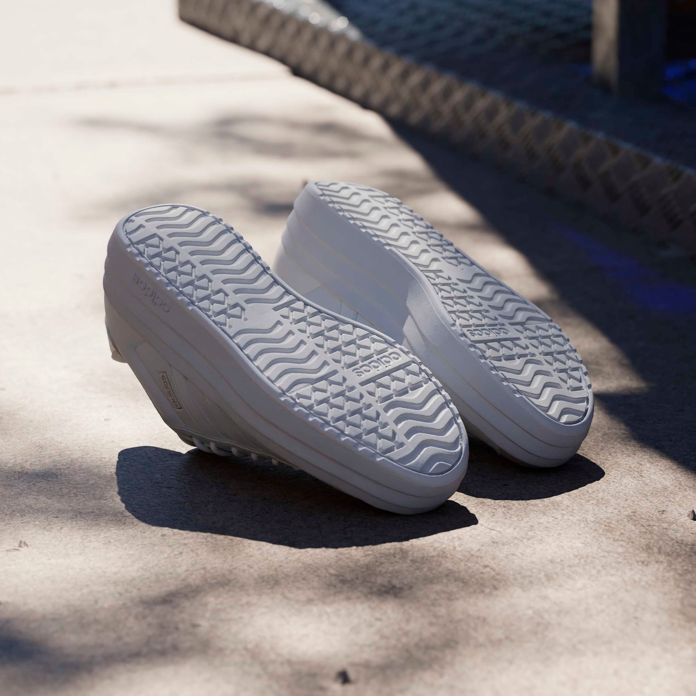 adidas Sportswear Plateausneaker »VL COURT BOLD«  Design auf den Spuren des adidas Gazelle Bold