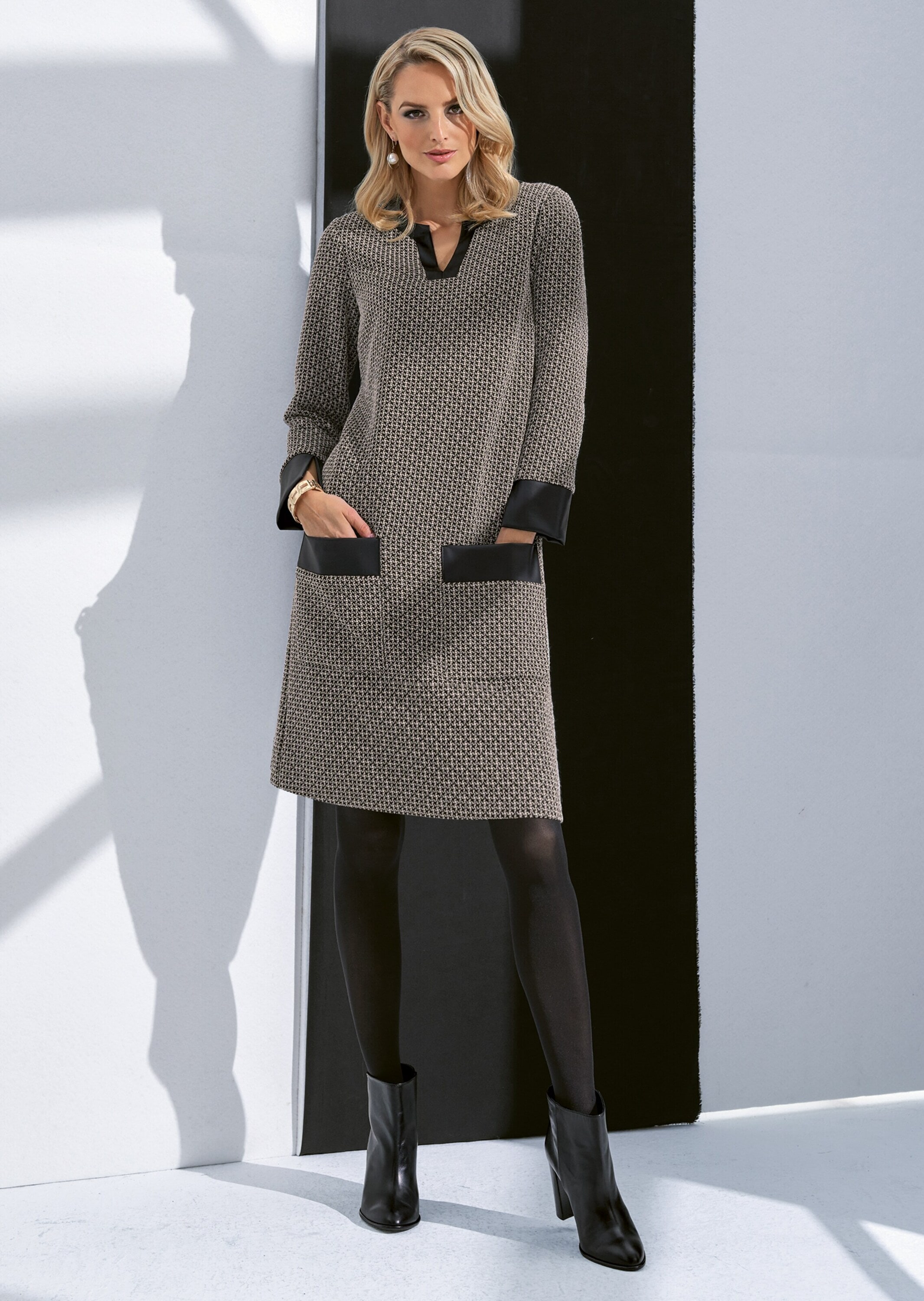 MADELEINE Sommerkleid »Kleid Kleid in H-Linie mit Kunstleder-Einsätzen«