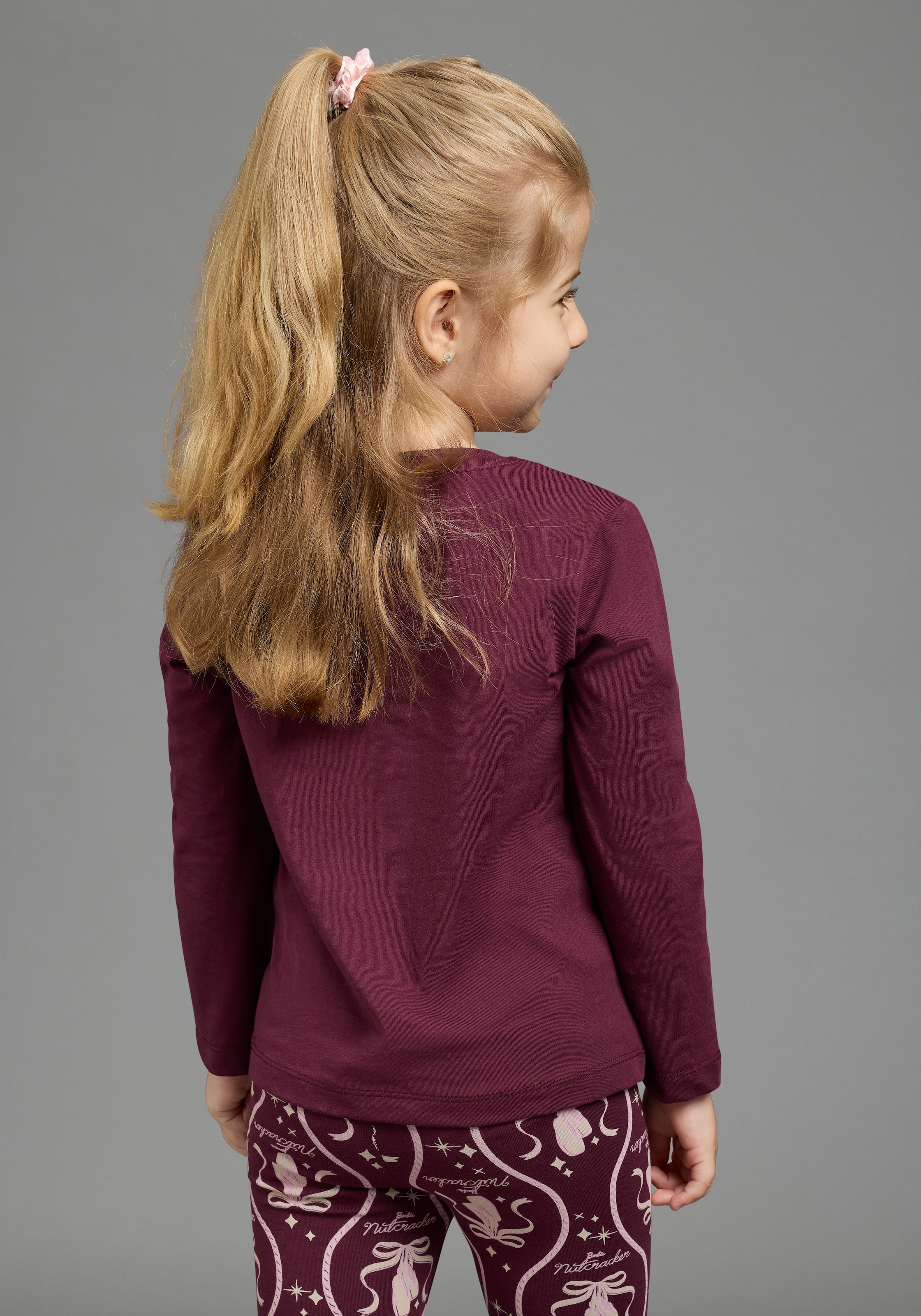 KIDSWORLD Langarmshirt »BARBIE Glitzerdruck Shirt für kleine Mädchen, Mama&Me Style, Mattel« BARBIE Nussknacker Shirt, Mini-Me