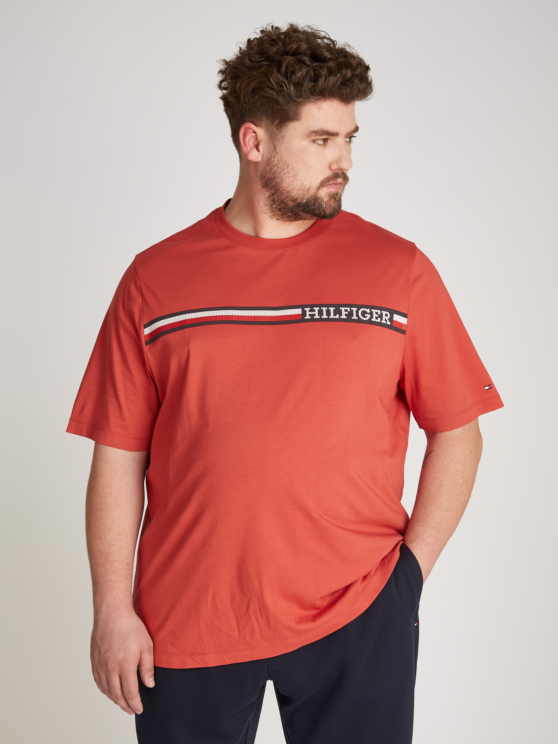 Tommy Hilfiger Big & Tall T-Shirt »BT-CHEST STRIPE TEE-B«, Große Größen mit Logostickerei