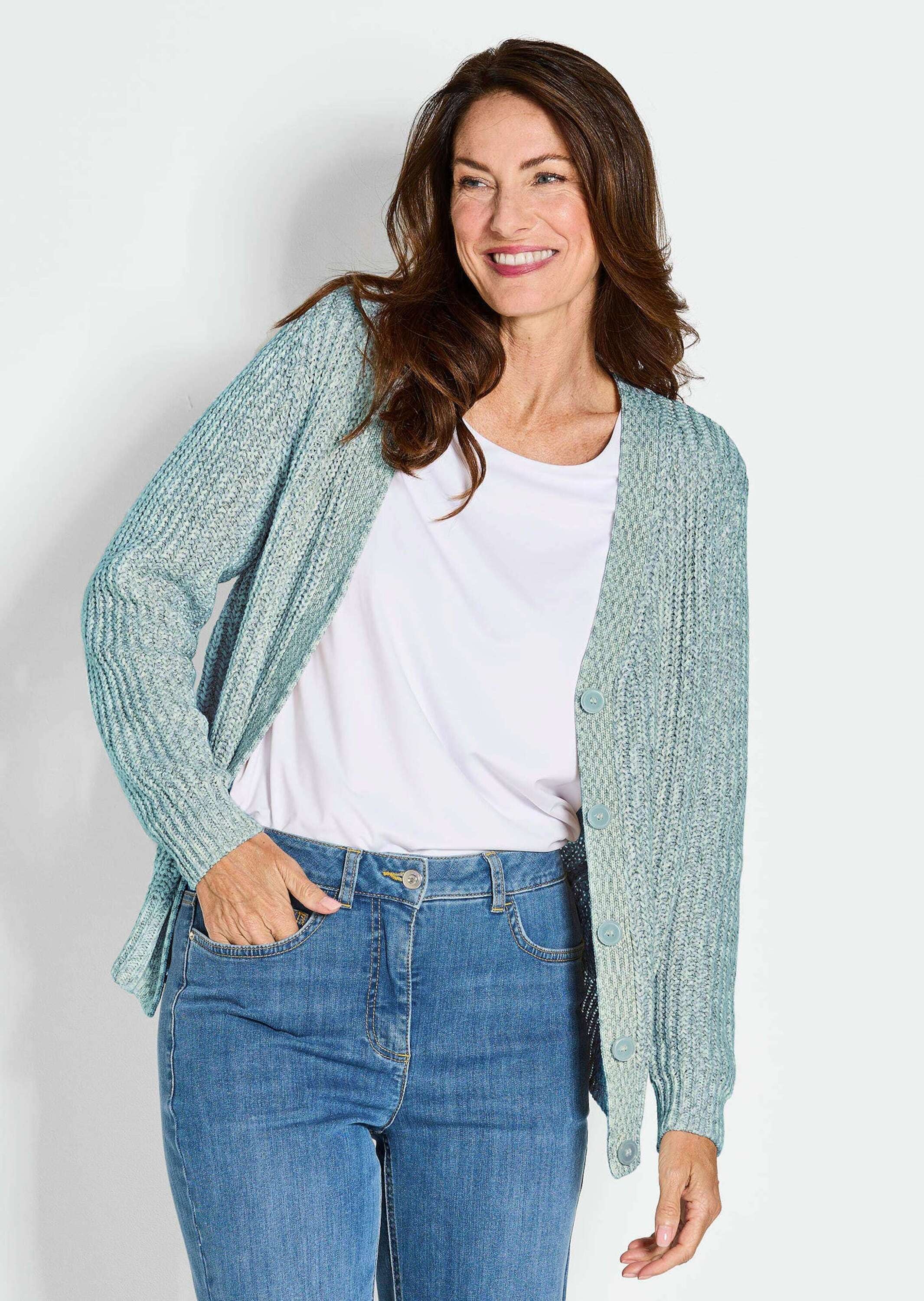 GOLDNER Strickjacke »Kurzgröße Langarm Strickjacke mit V-Ausschnitt«