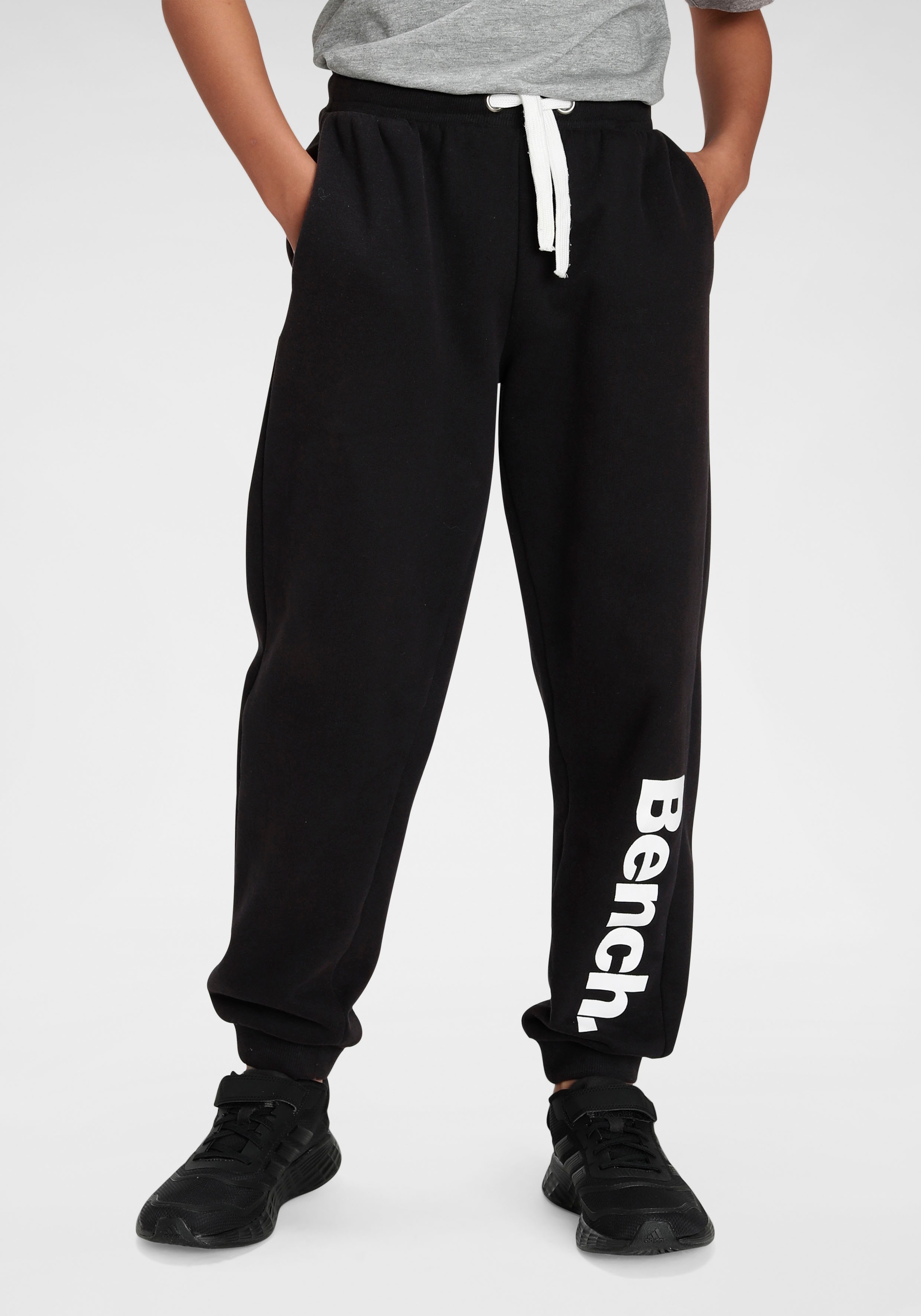 Bench. Sweathose »Basic«, mit großem Logo-Druck und Nahttaschen kaufen