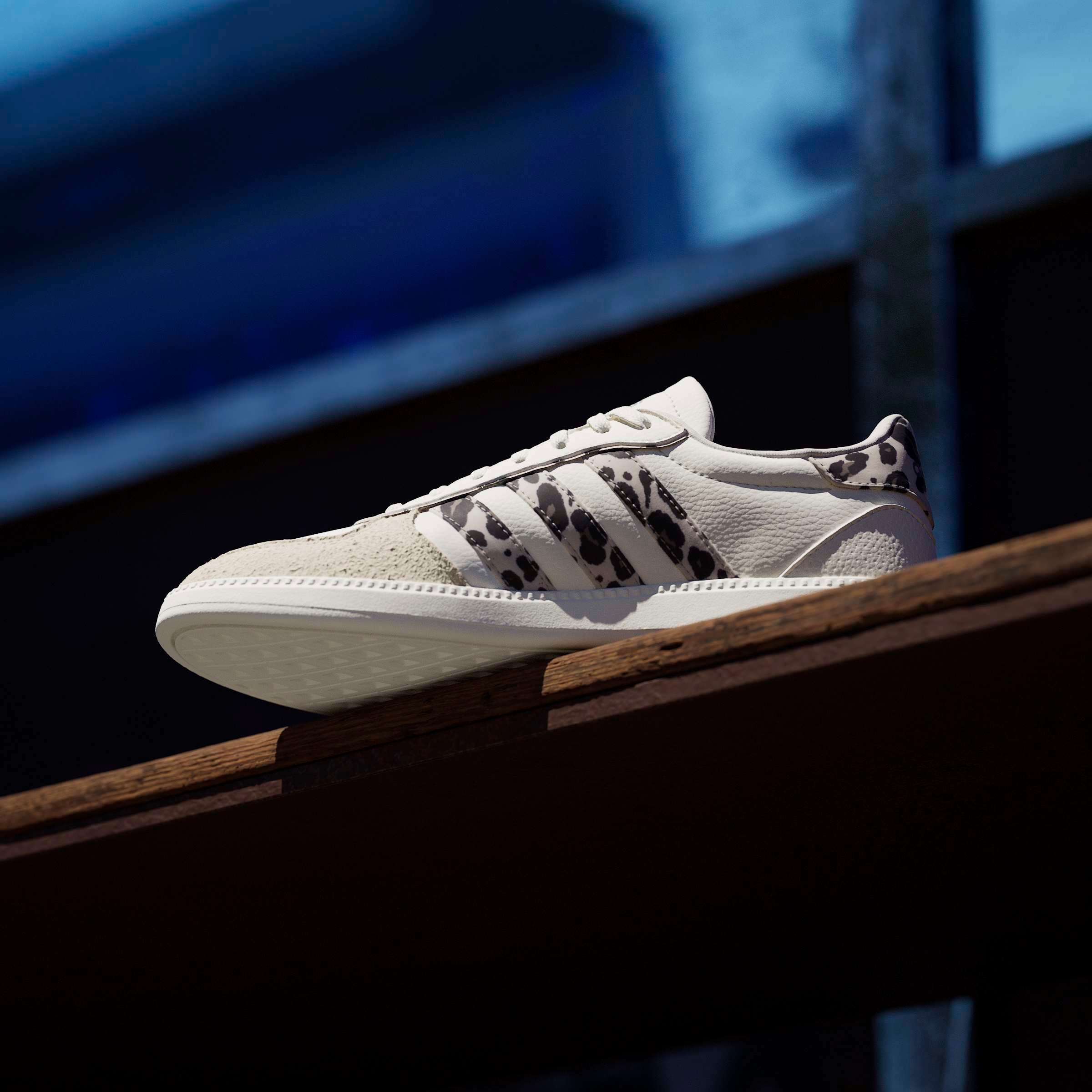 adidas Sportswear Sneaker »BREAKNET SLEEK«  inspiriert vom Design des adidas handball spezial