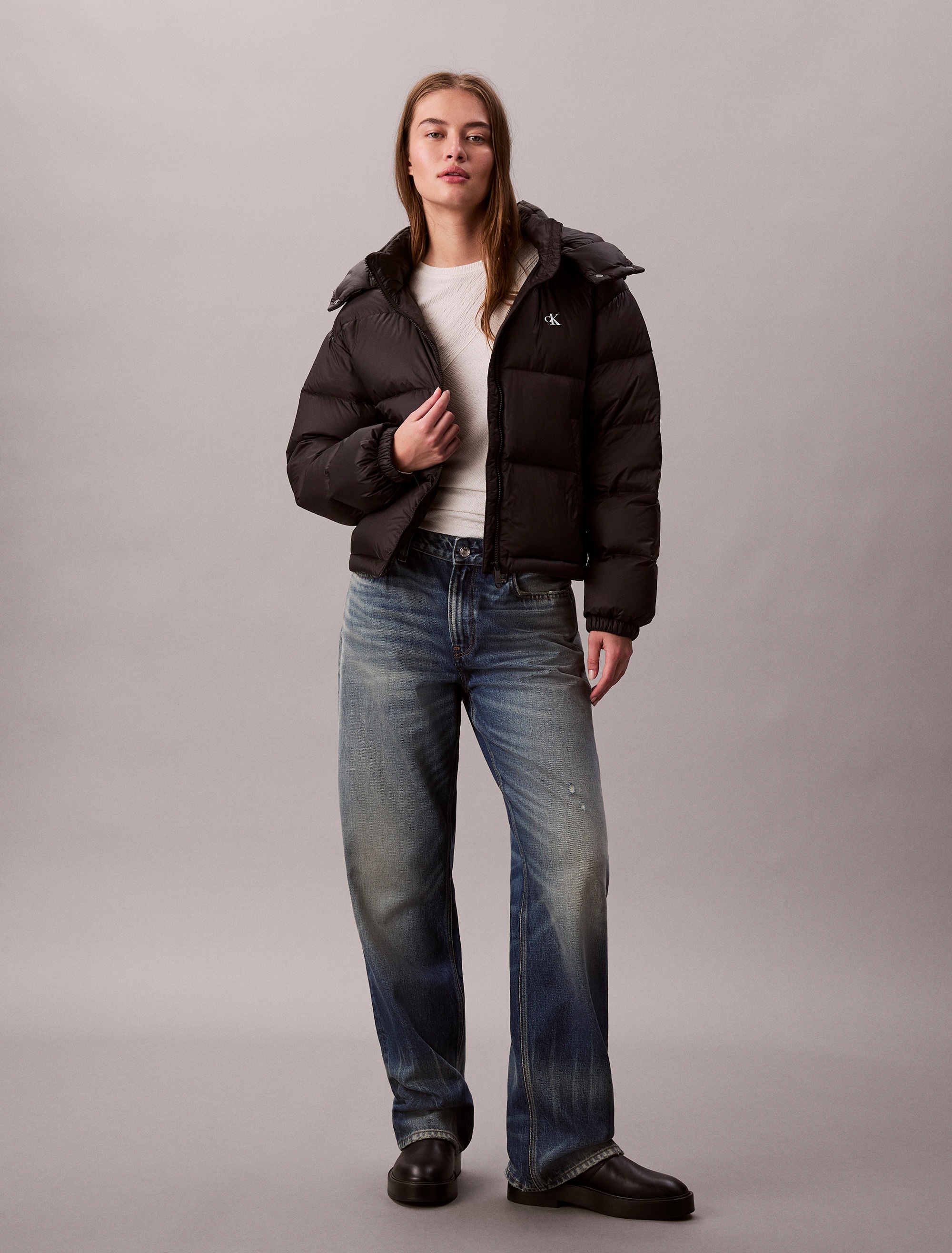 Calvin Klein Jeans Steppjacke »ESSENTIAL MIDWEIGHT PUFFER JACKE«, mit Kapuze, Mit Rundhalsausschnitt, regular fit