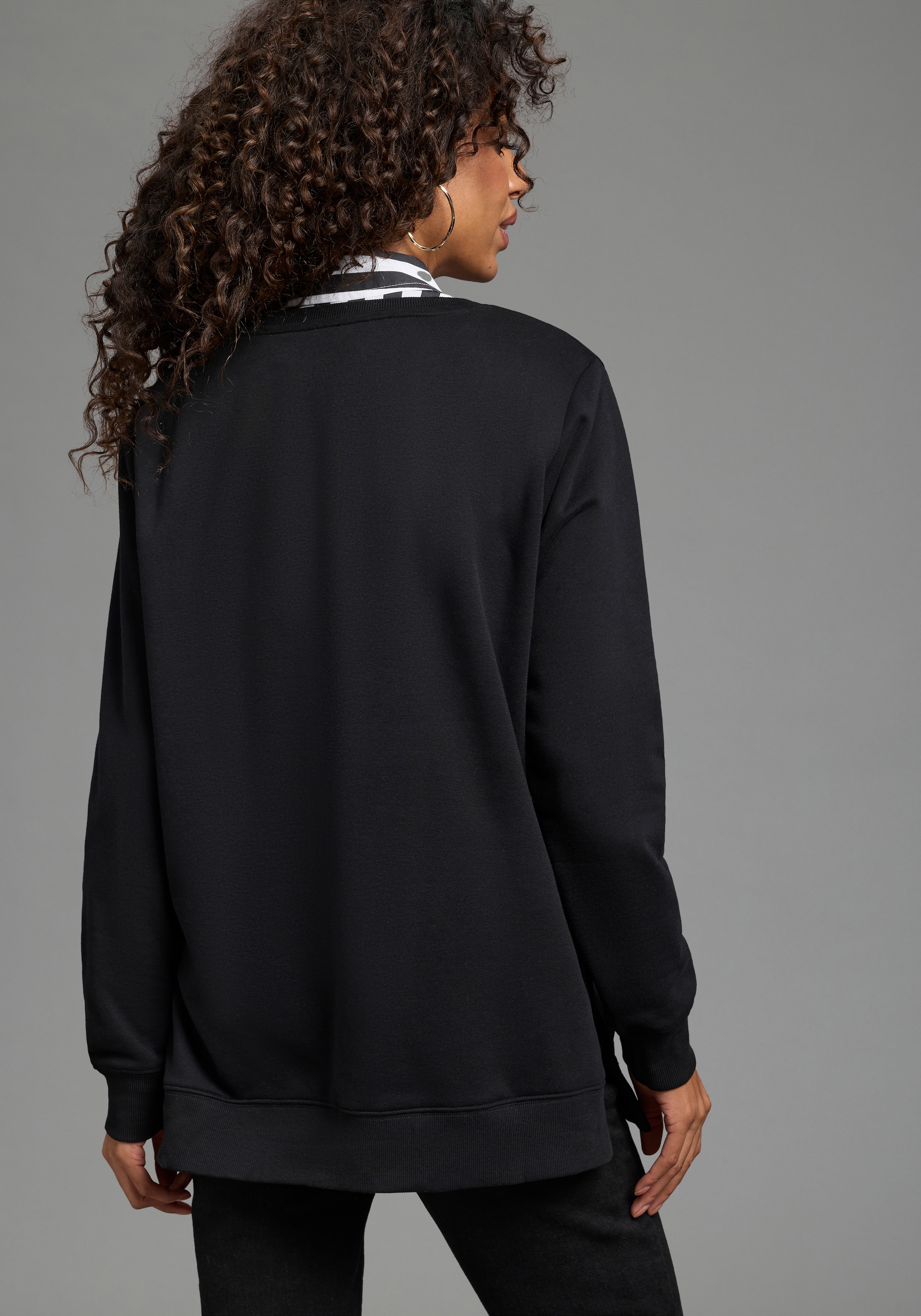 Laura Scott Longsweatshirt , mit hohen Seitenschlitzen in kuscheliger Sweatware
