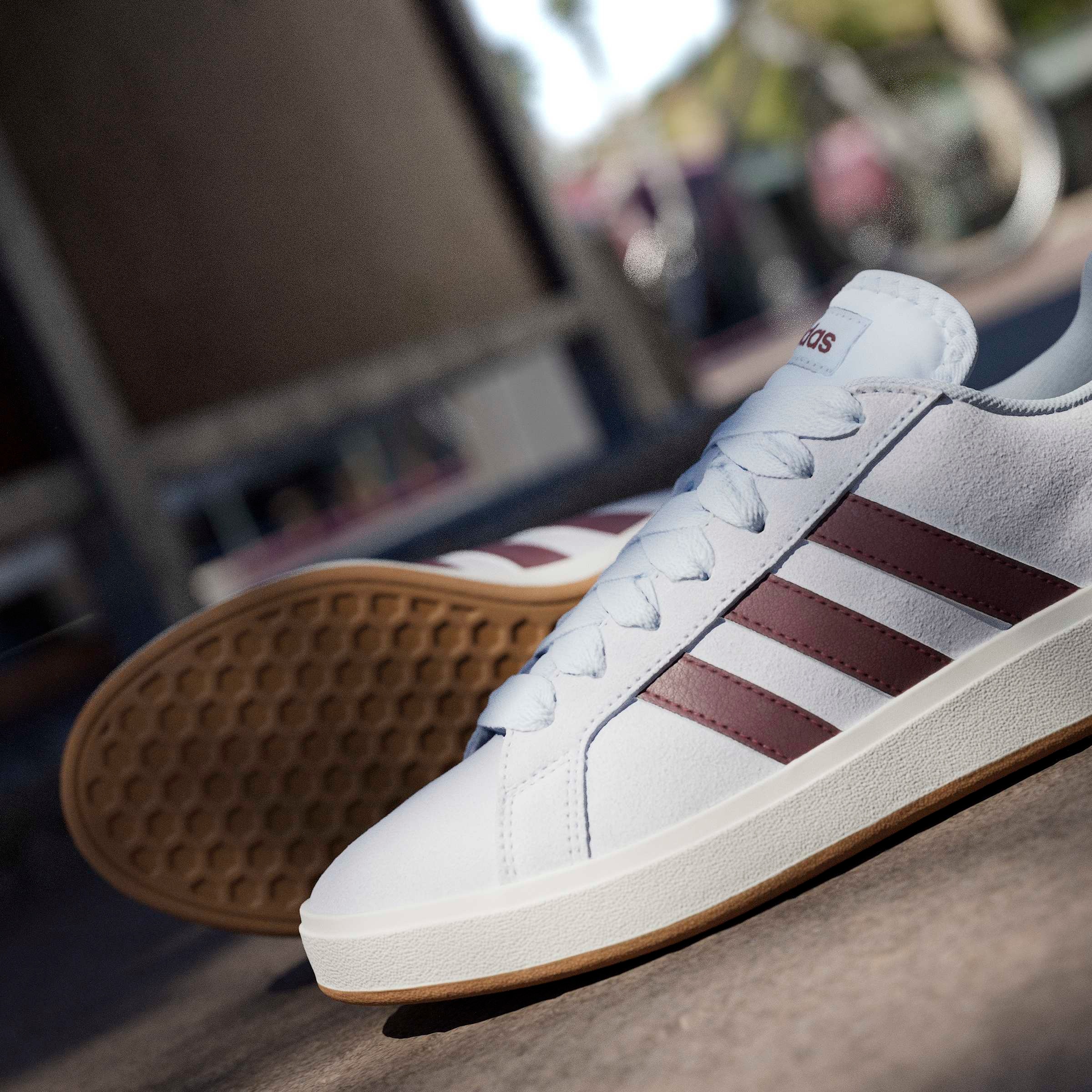 adidas Sportswear Sneaker »GRAND COURT BASE 00S«  Design auf den Spuren des adidas Campus 00