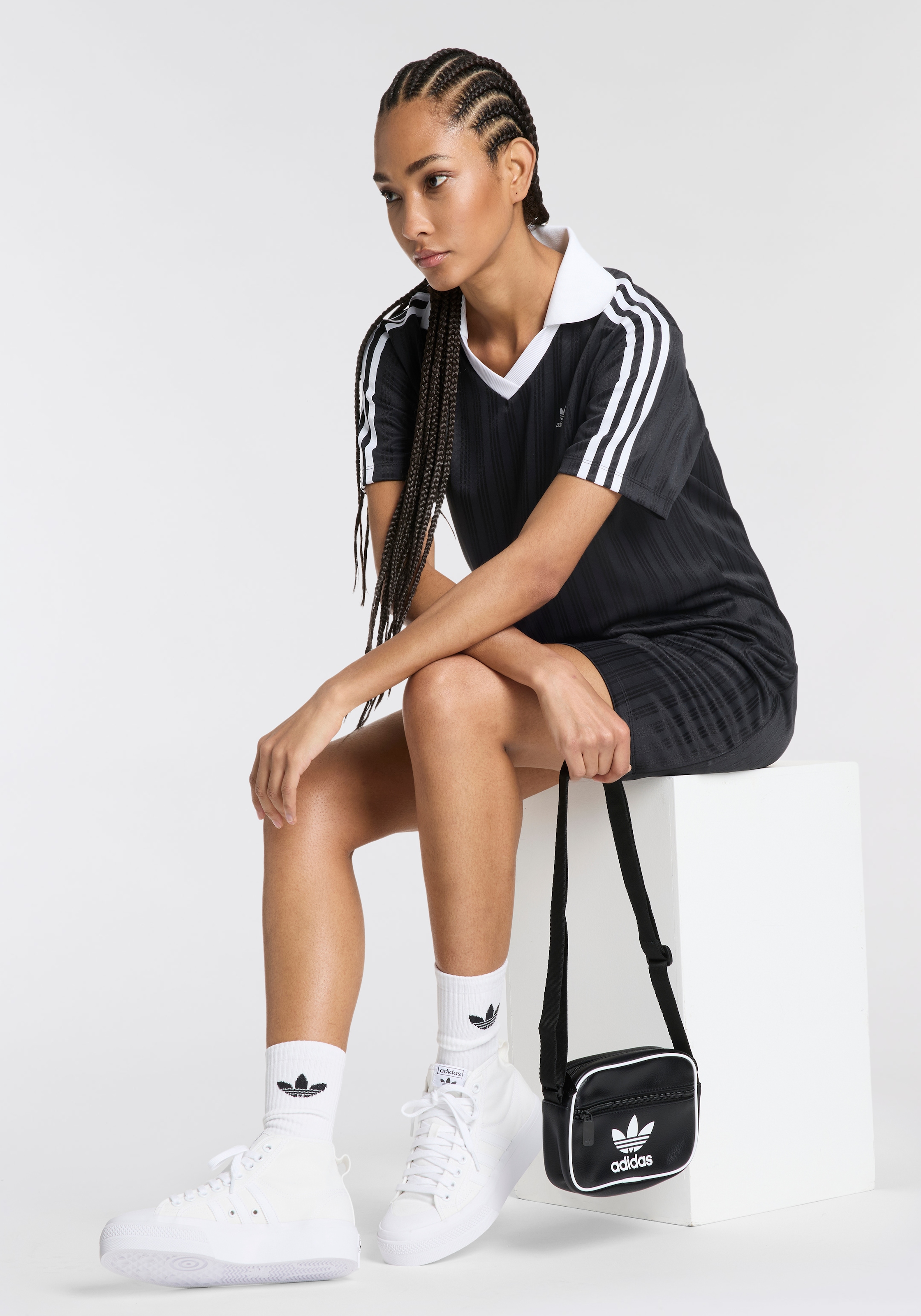 adidas Originals Shirtkleid »V-NECK SS DRESS«, (1 tlg.)