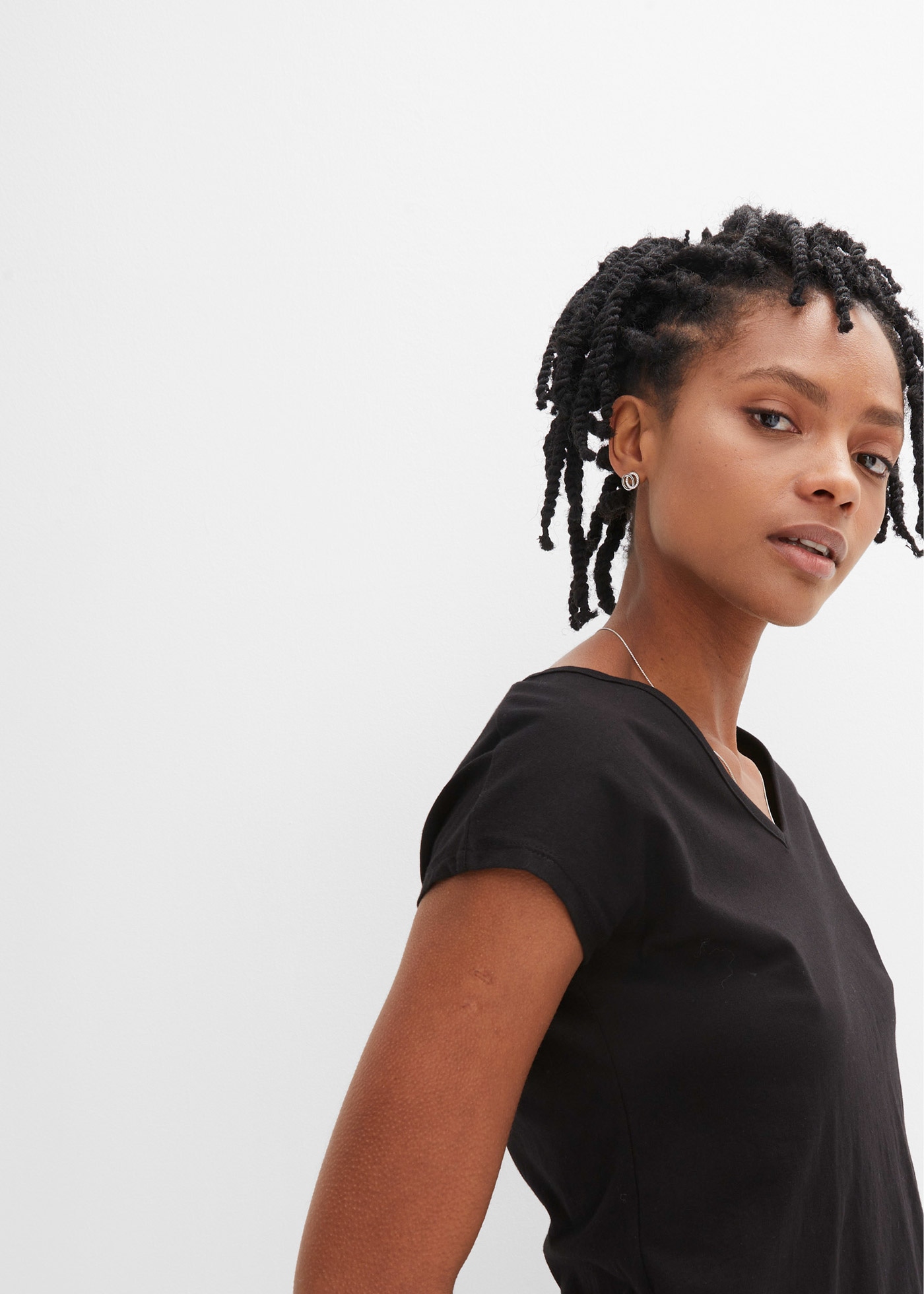 bonprix T-Shirt lockere Passform, mit V-Ausschnitt, mit coolem Rückendetail