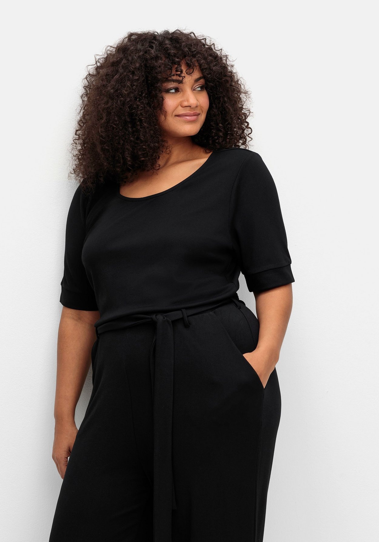 Sheego Jumpsuit »Jumpsuit mit Bindegürtel und weitem Bein«