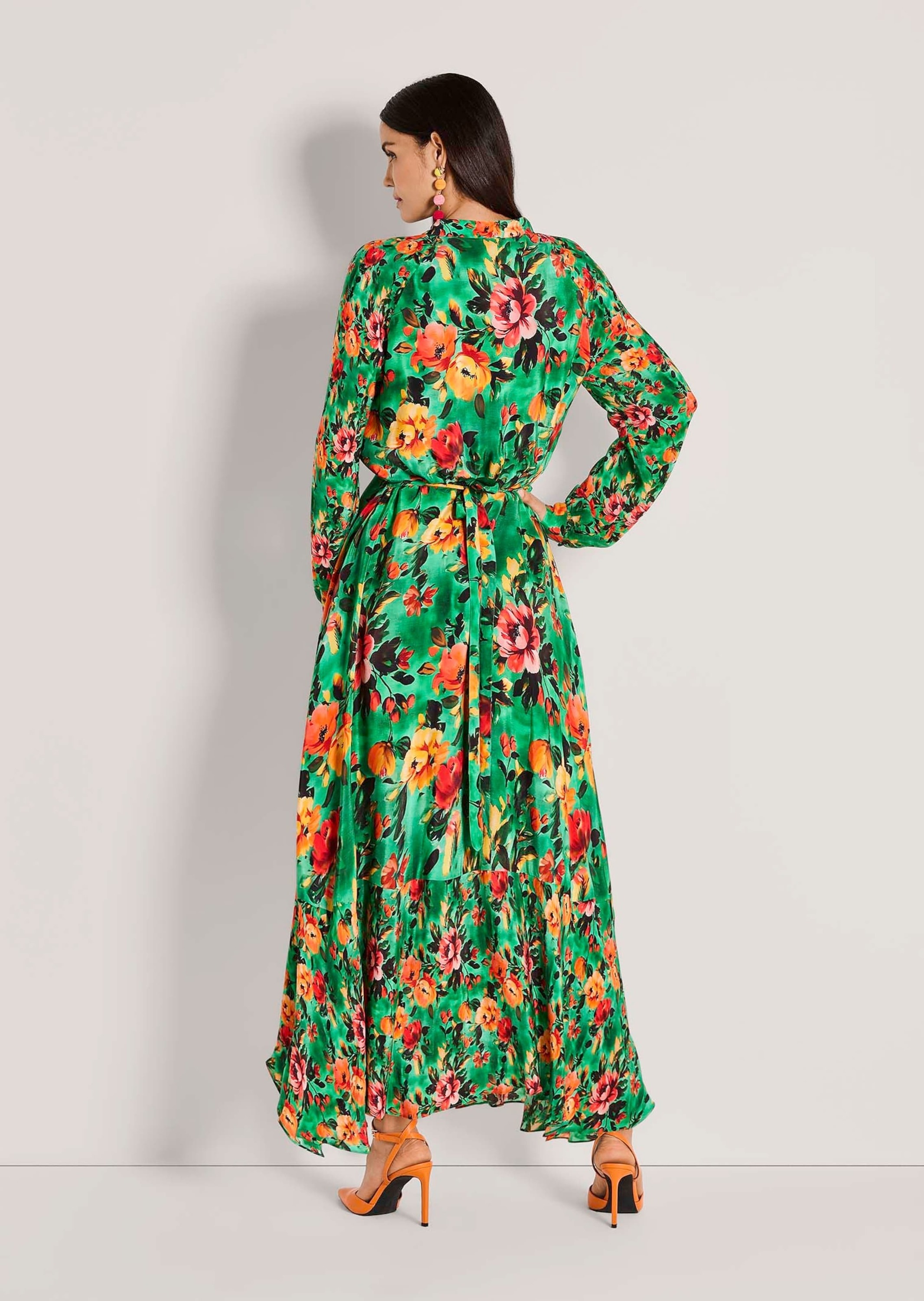 MADELEINE Druckkleid »Druckkleid Stretchkleid mit Blumenmuster« Mit Bindeband am Ausschnitt