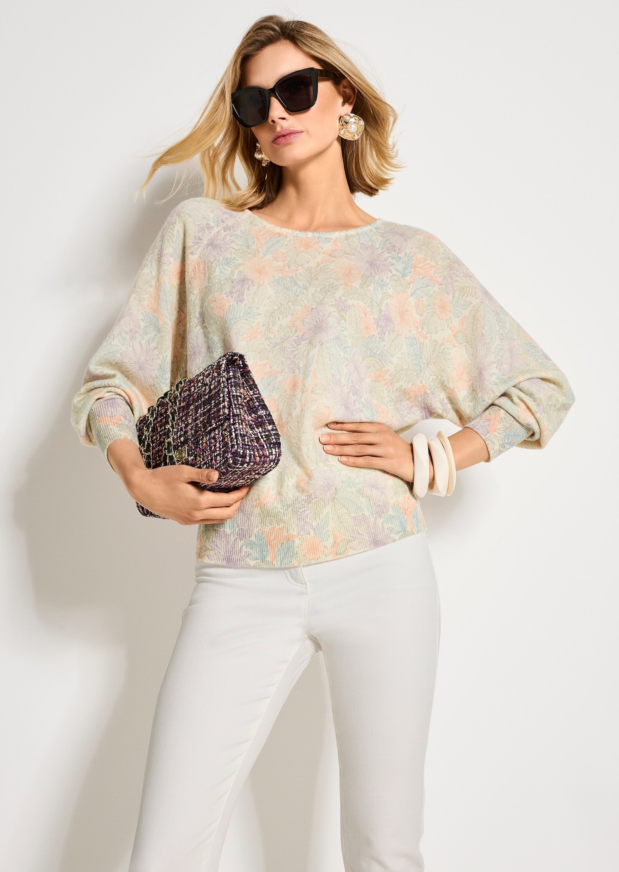 MADELEINE Longpullover »Kaschmirpullover Druckpullover mit zartem Blütenmuster« Fledermaus-Silhouette