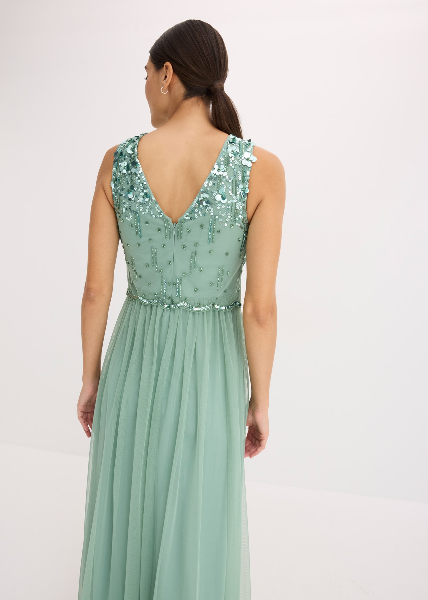 bonprix Maxikleid »Maxikleid mit Paillettenstickerei« ohne Ärmel, ausgestellte Passform, mit Paillettenstickerei