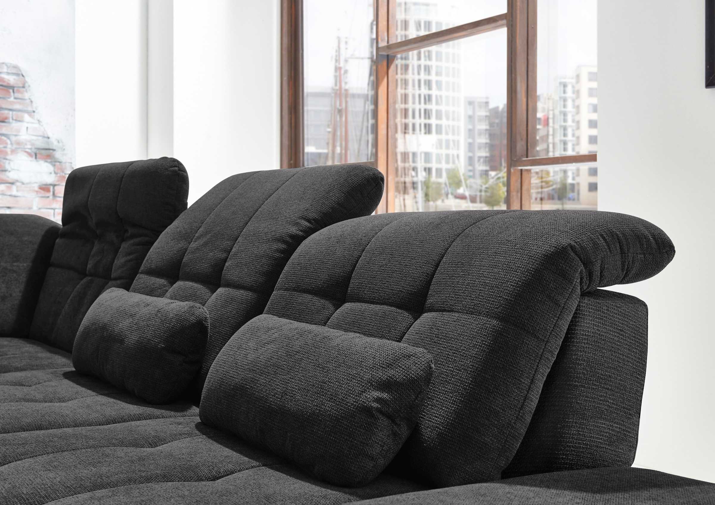 Die PlanBar Ecksofa »MP-IN17004 L-Form«, wahlweise mit Bettfunktion, Sitztiefen- und Kopfteilverstellung