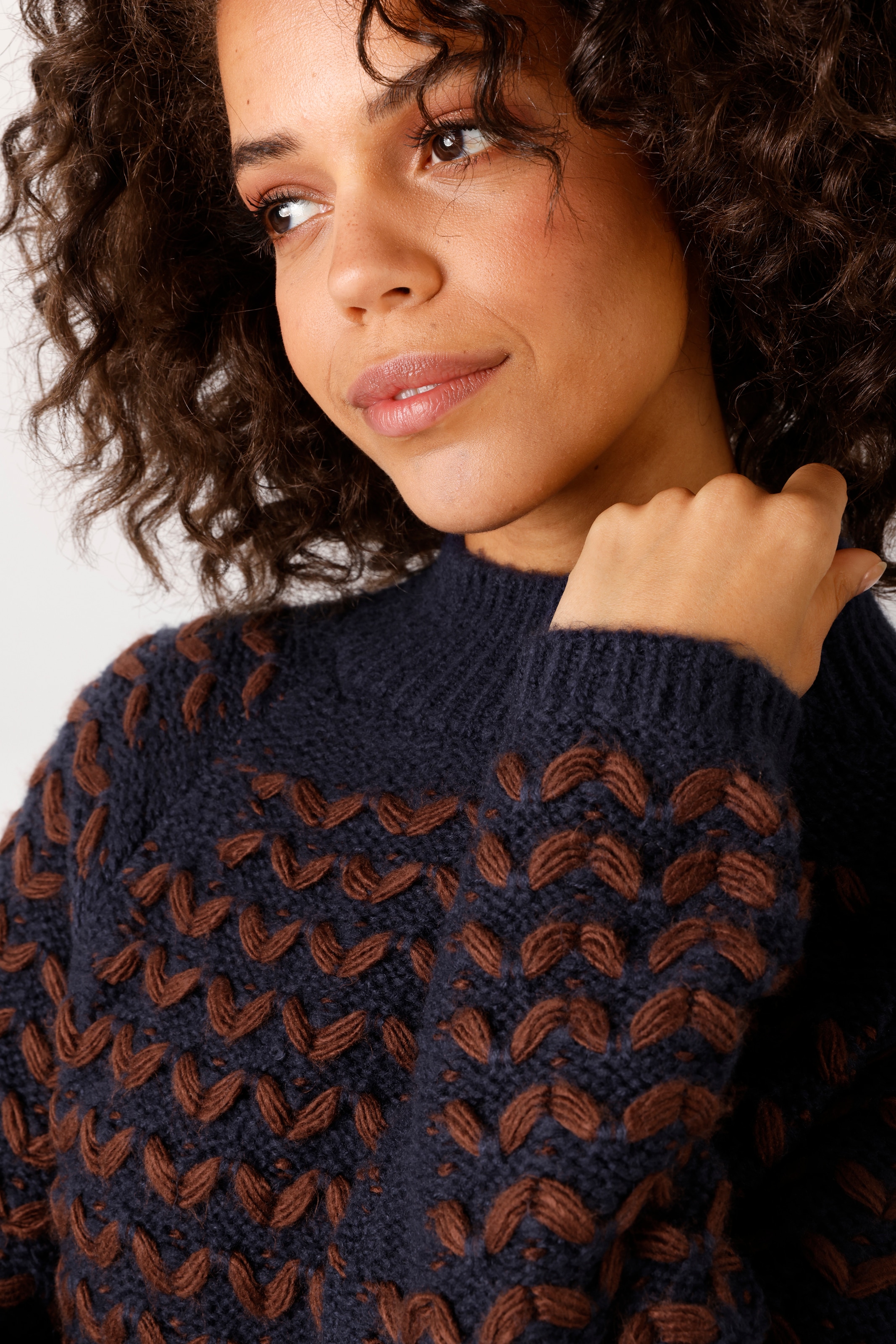 Aniston CASUAL Strickpullover im 3D-Effekt mit aufgestrickten Blättern - NEUE KOLLEKTION
