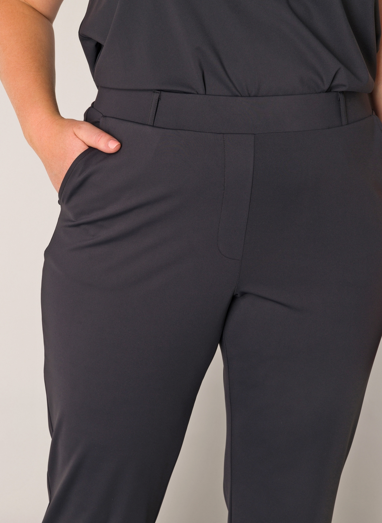 Base Level Curvy Stoffhose »Lori«, mit Stetch und leichtem Schlag