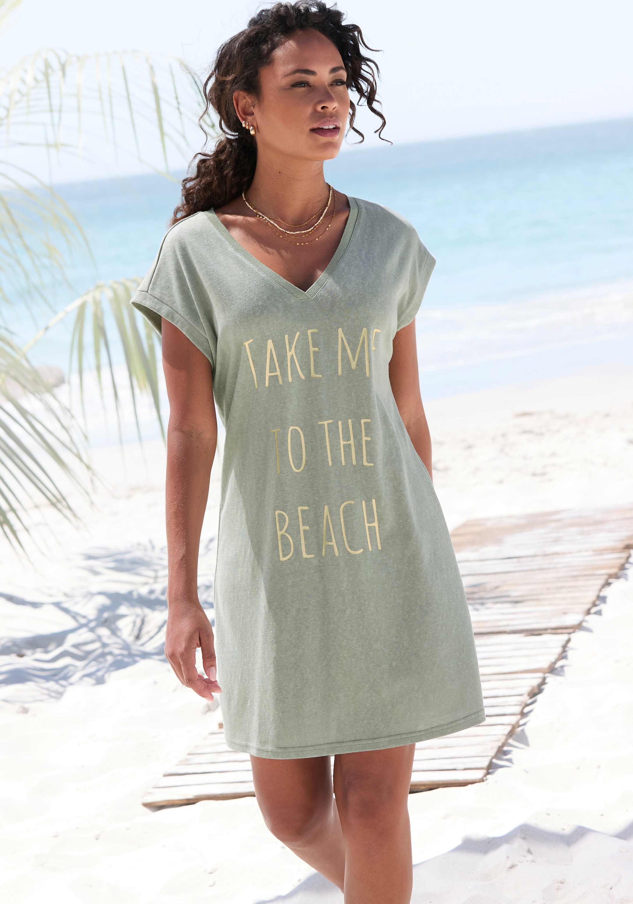 Beachtime by Lascana Longshirt »mit glänzendem Foliendruck vorne, kurzes T-Shirt-Kleid« lockeres Jerseykleid, luftiges Sommerkleid, kurzes Strandkleid