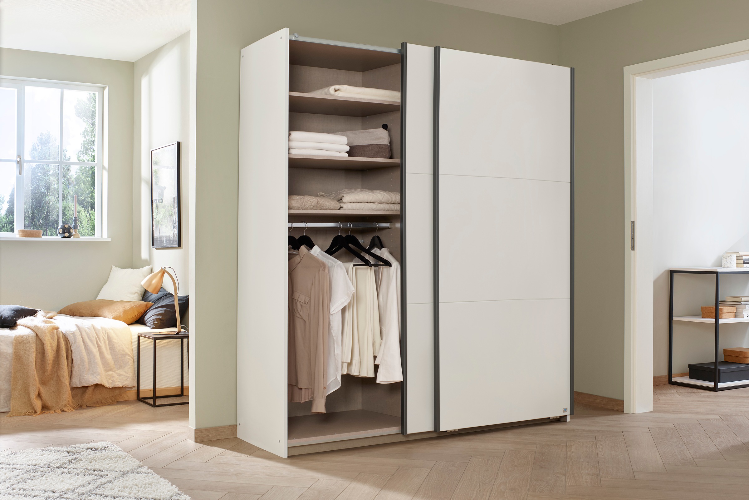 rauch Schwebetürenschrank »Kleiderschrank Schrank Garderobe Wäscheschrank DRAX«, optional mit Spiegel MADE IN GERMANY
