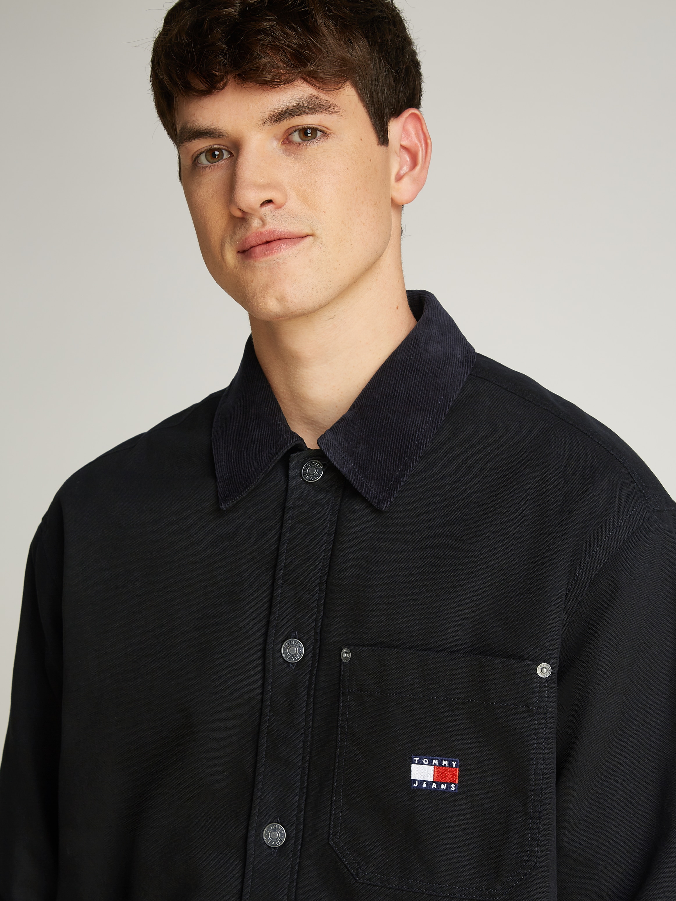 Tommy Jeans Hemdjacke »TJM CANVAS-CORD OVERSHIRT EXT«, mit angerauter weichen Innenseite