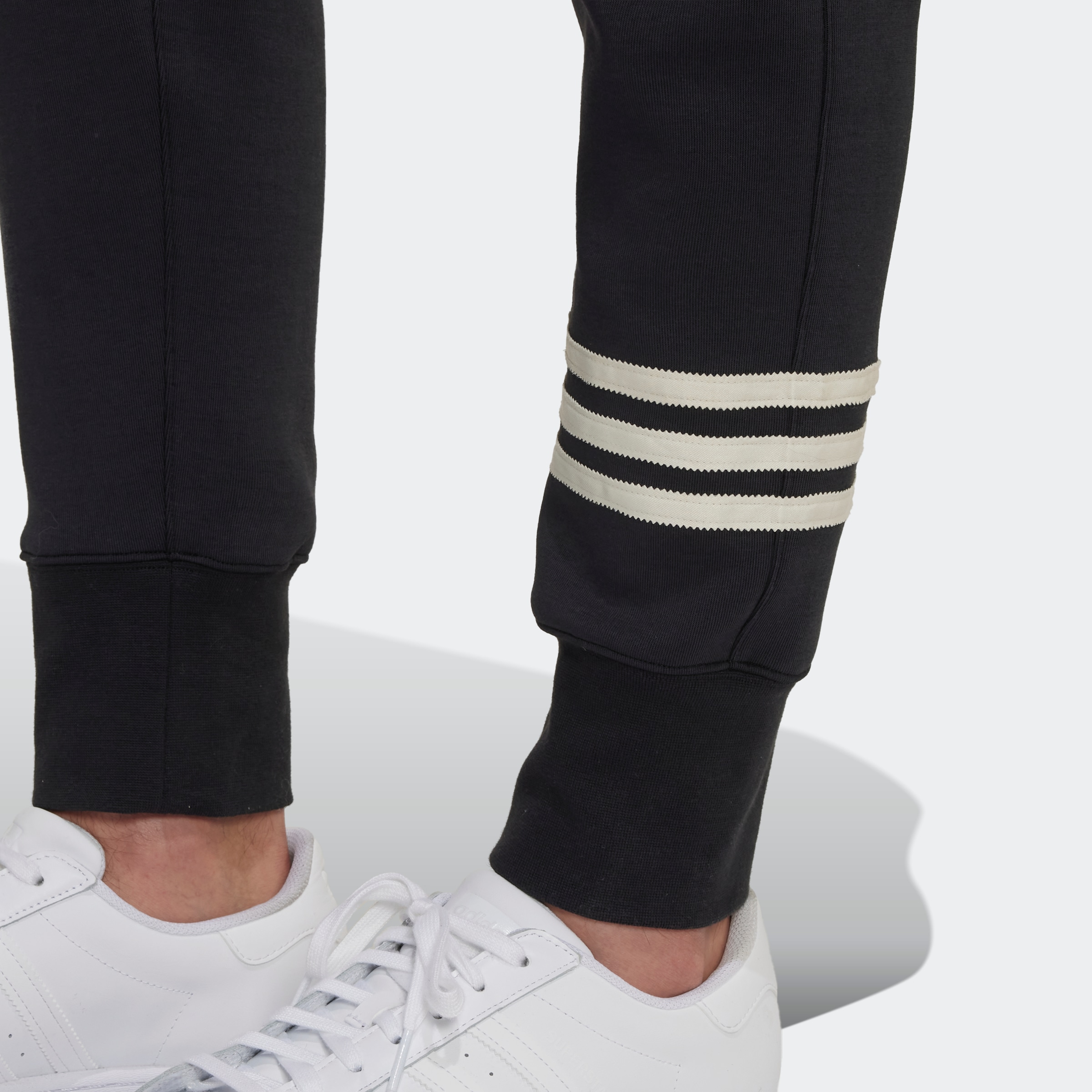 adidas Originals Sporthose »ADICOLOR NEUCLASSICS«, (1 tlg.)