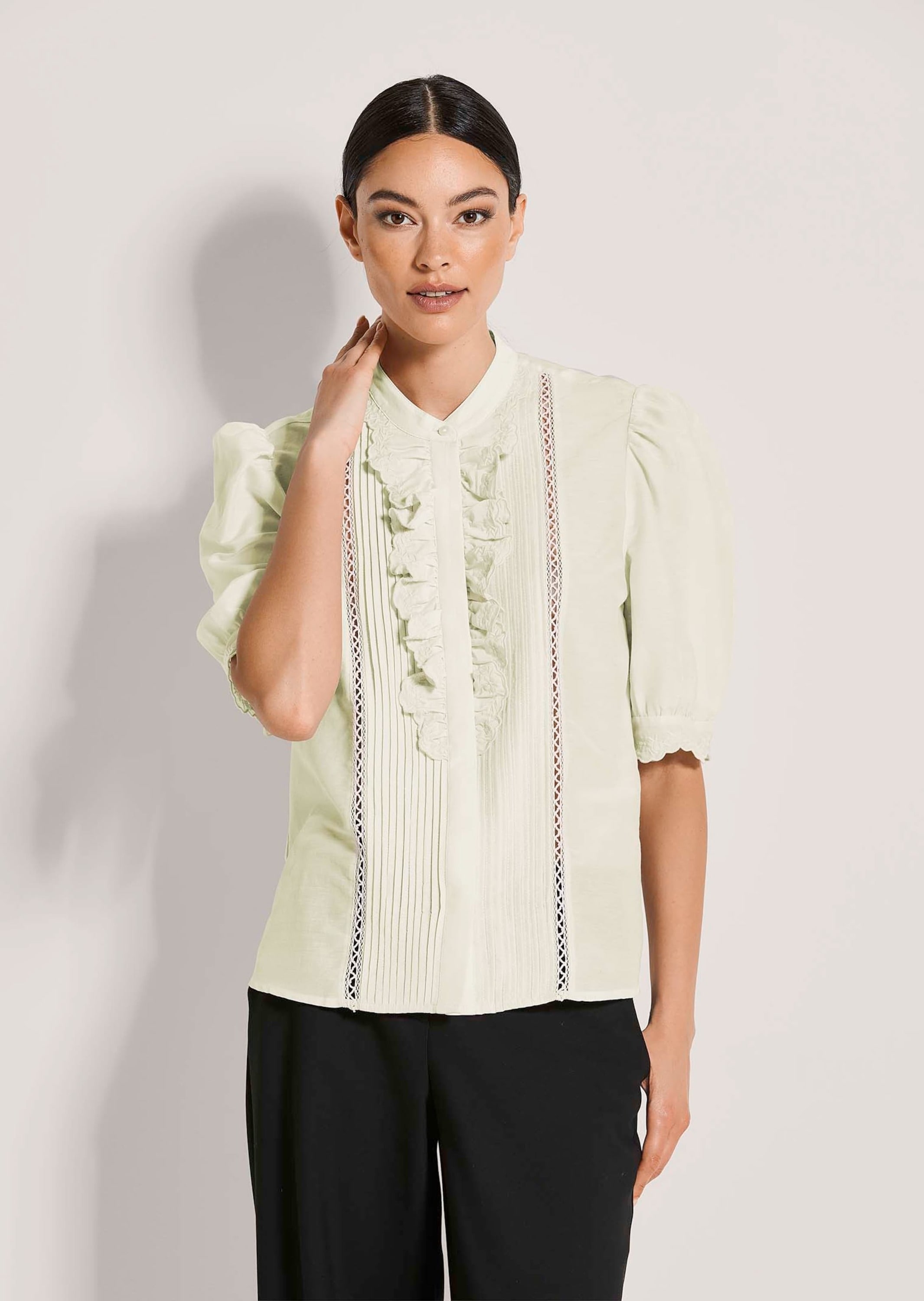 MADELEINE Kurzarmbluse »Rüschenbluse Blusenshirt mit Spitzendetails« Feine Spitzenbänder