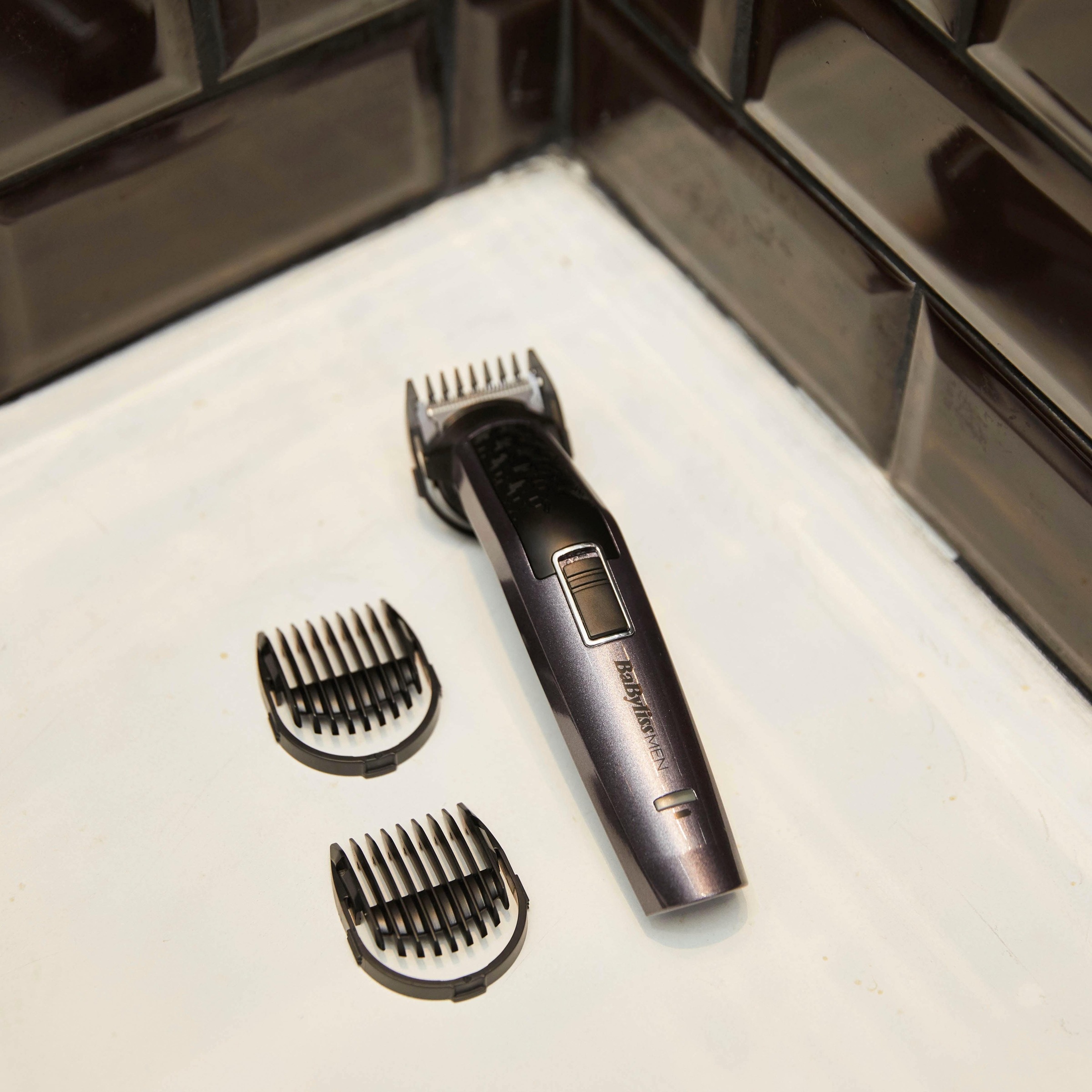 BaByliss Multifunktionstrimmer »MT727E MEN«, 10 Aufsätze, 10-in-1 Carbon Titanium Multigrooming Set für Gesicht & Körper