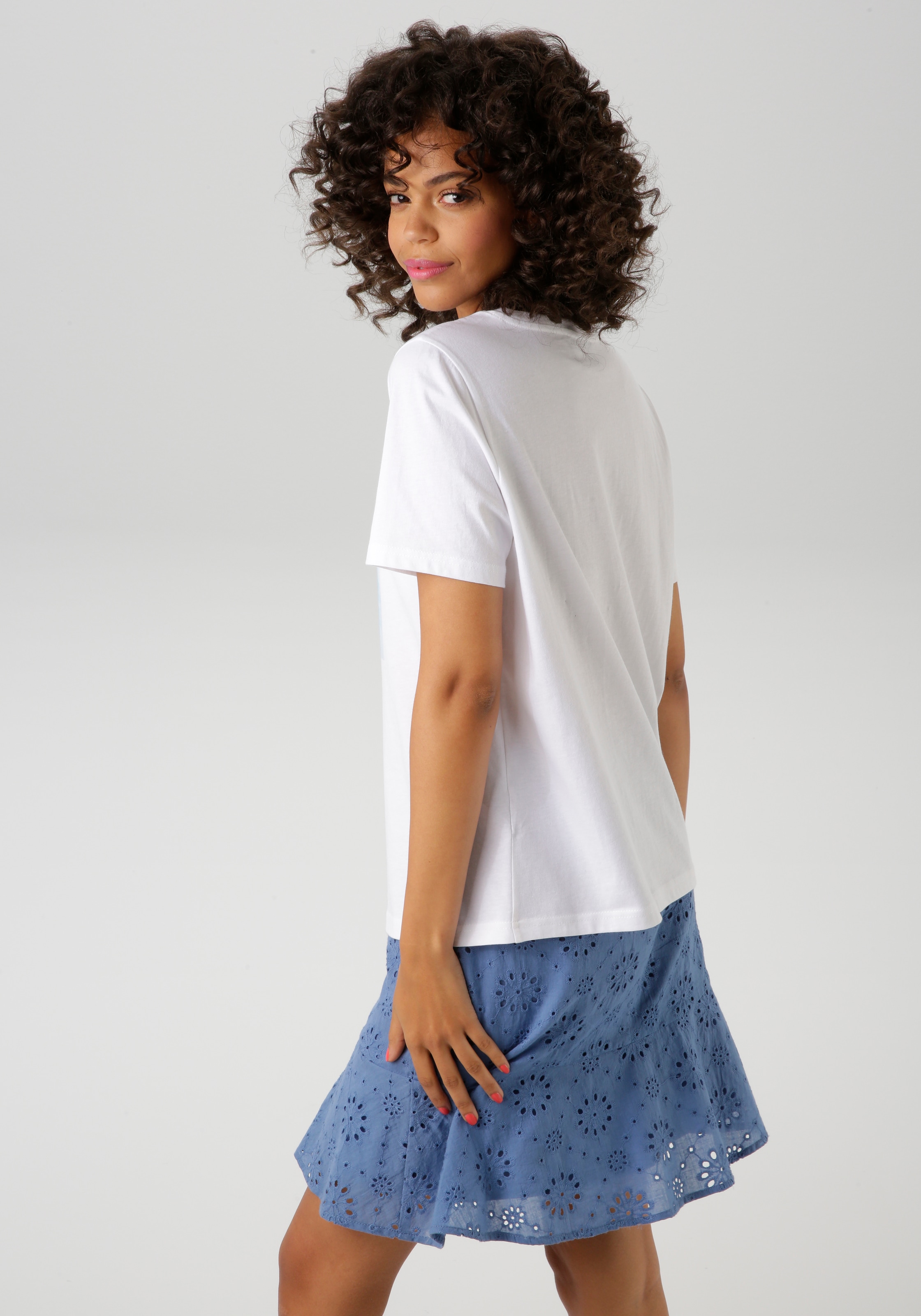 Aniston CASUAL T-Shirt, mit tropischem Ananas-Frontdruck - NEUE KOLLEKTION