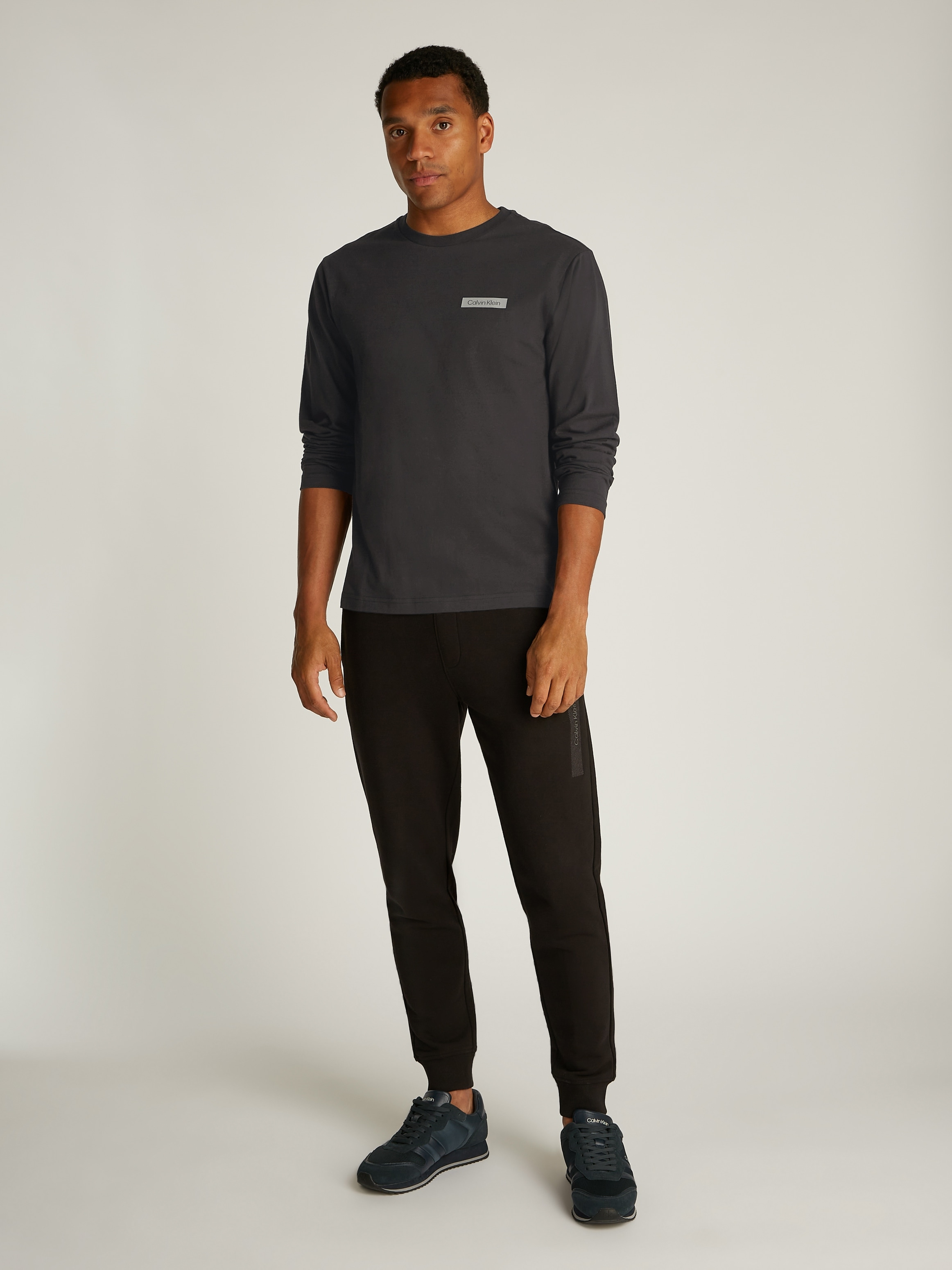 Calvin Klein Langarmshirt »STACKED COLOR BLOCK LS T-SHIRT«, mit Logoprint