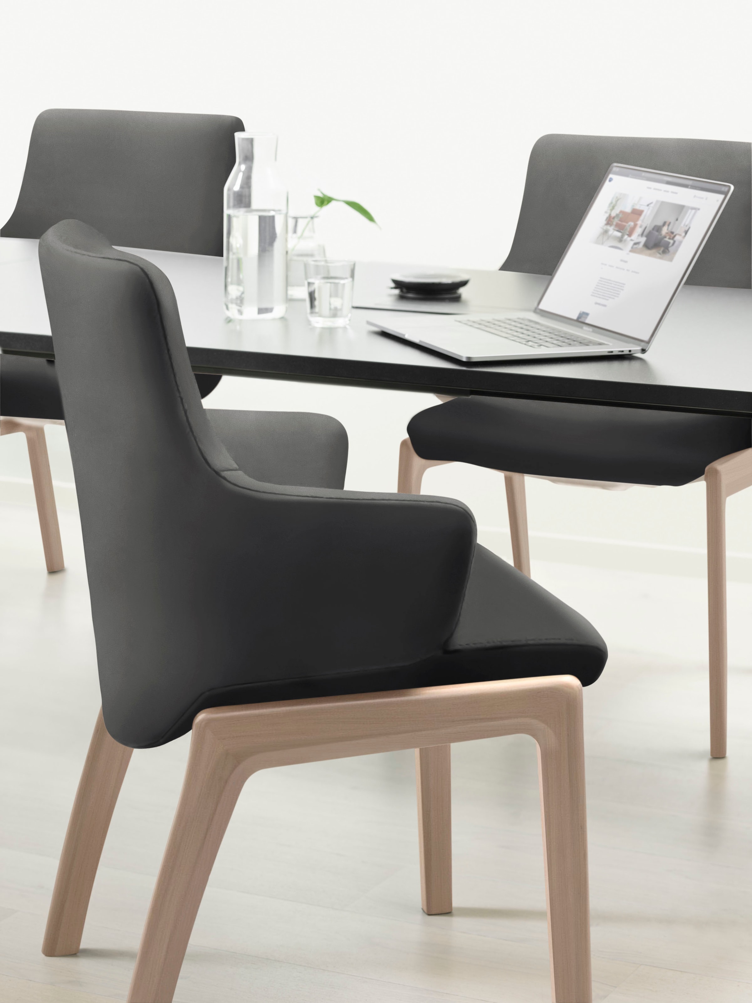 Stressless® Polsterstuhl »Laurel«, Leder PALOMA, Low Back mit Armlehne, Größe L, abgerundete Beine in Eiche gekalkt