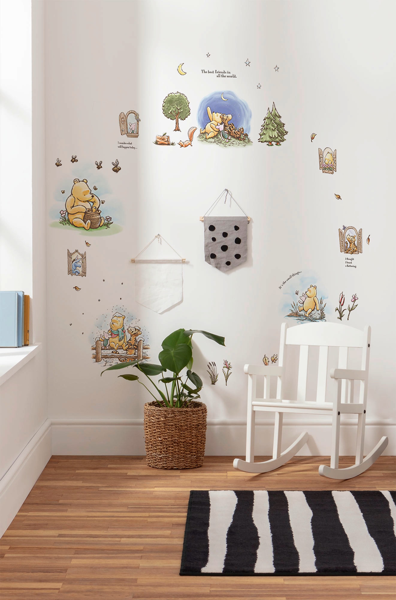 Komar Wandtattoo »Winnie the Pooh Adventures - Größe 50 x 70 cm«, (61 St.), selbstklebend, Wandsticker, Kinderzimmer
