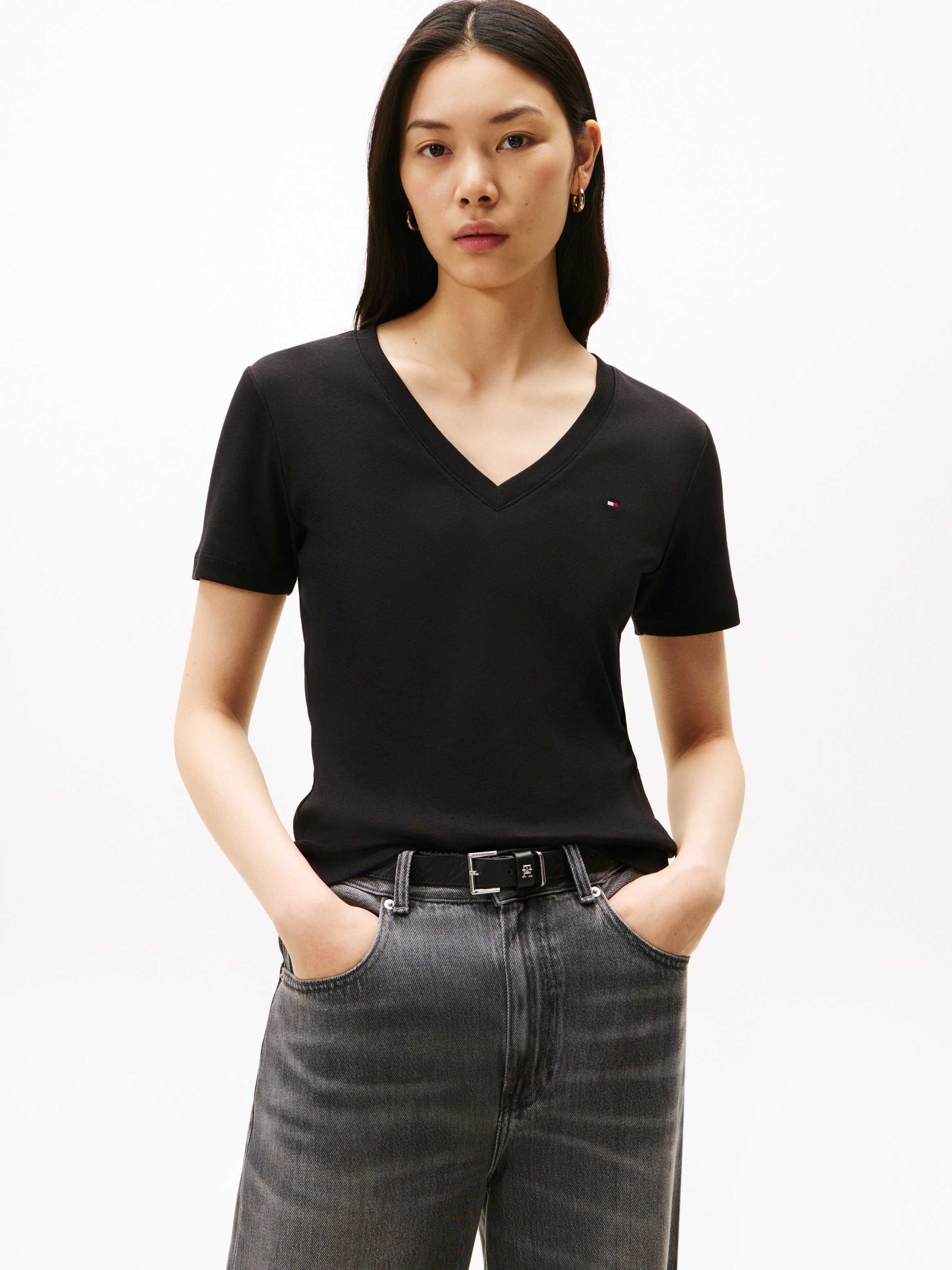 Tommy Hilfiger T-Shirt »SLIM CODY V-NK SS mit V-Ausschnitt und Streifen«, gestreift, casual, slim fit, Baumwolle, V-Ausschnitt
