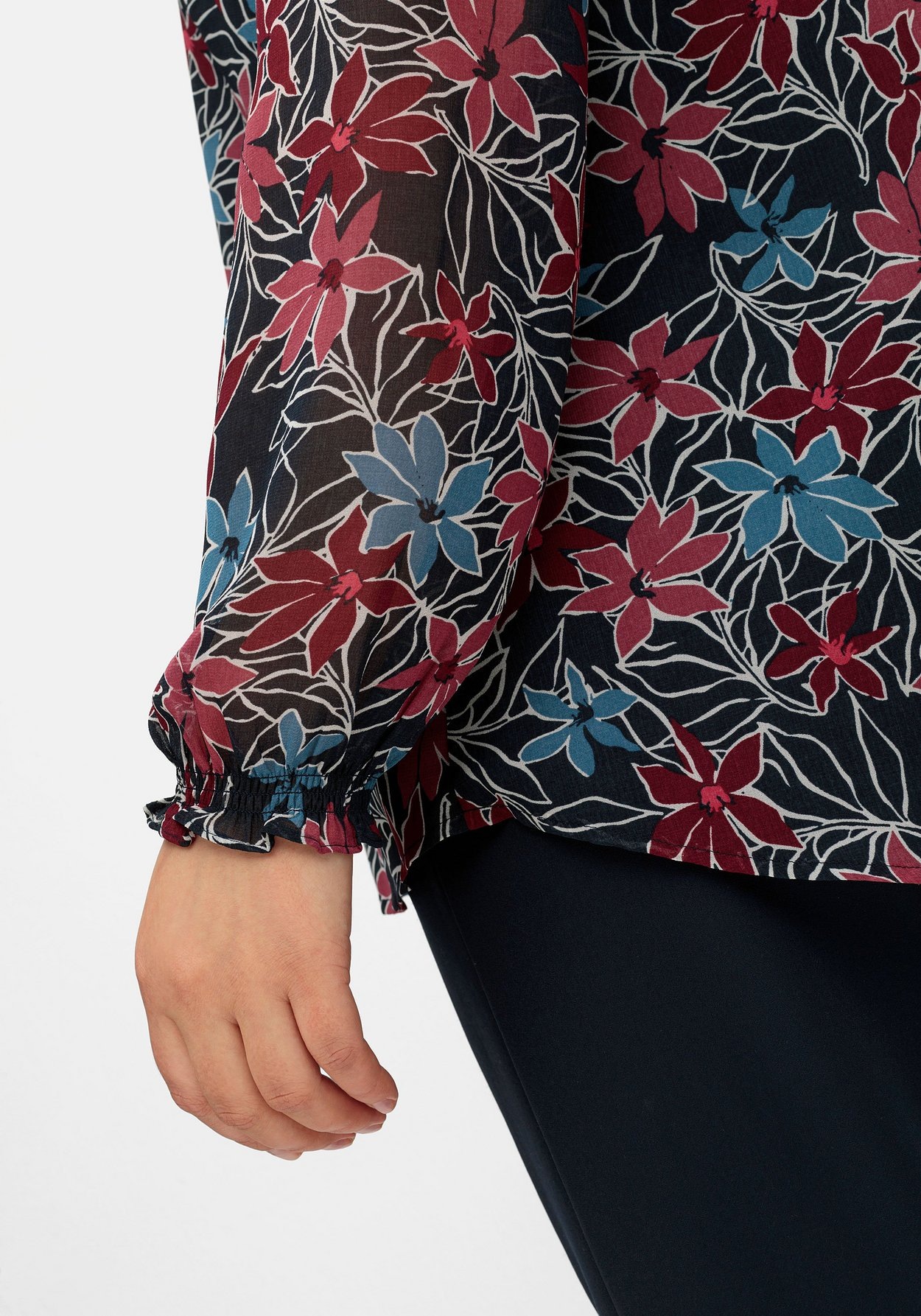 Sheego Chiffontunika »Chiffontunika mit Blumendruck und blickdichtem Futter«, mit Blumendruck und blickdichtem Futter