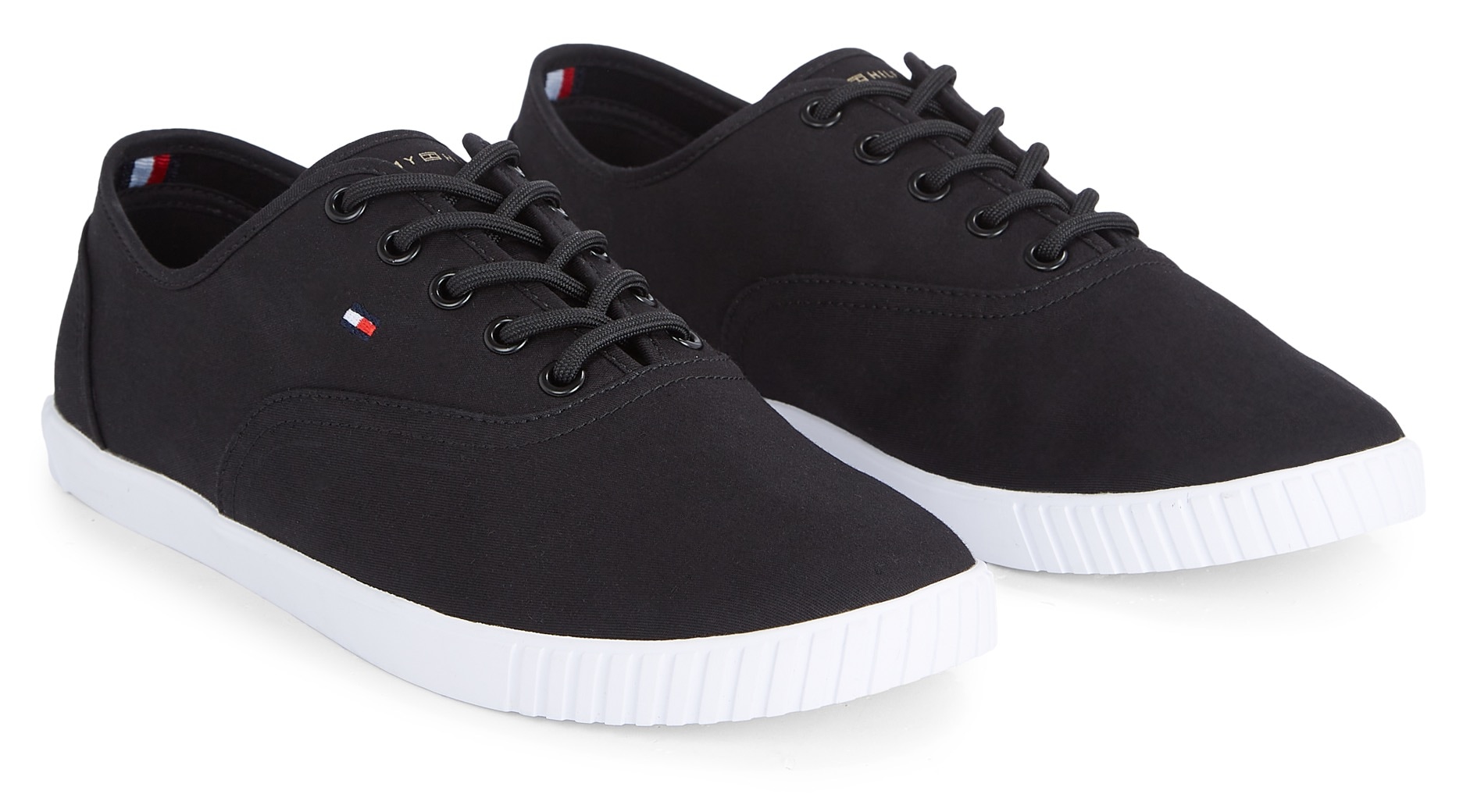 Tommy Hilfiger Sneaker »CANVAS LACE UP SNEAKER«, in schmaler Form, Freizeitschuh, Halbschuh, Schnürschuh