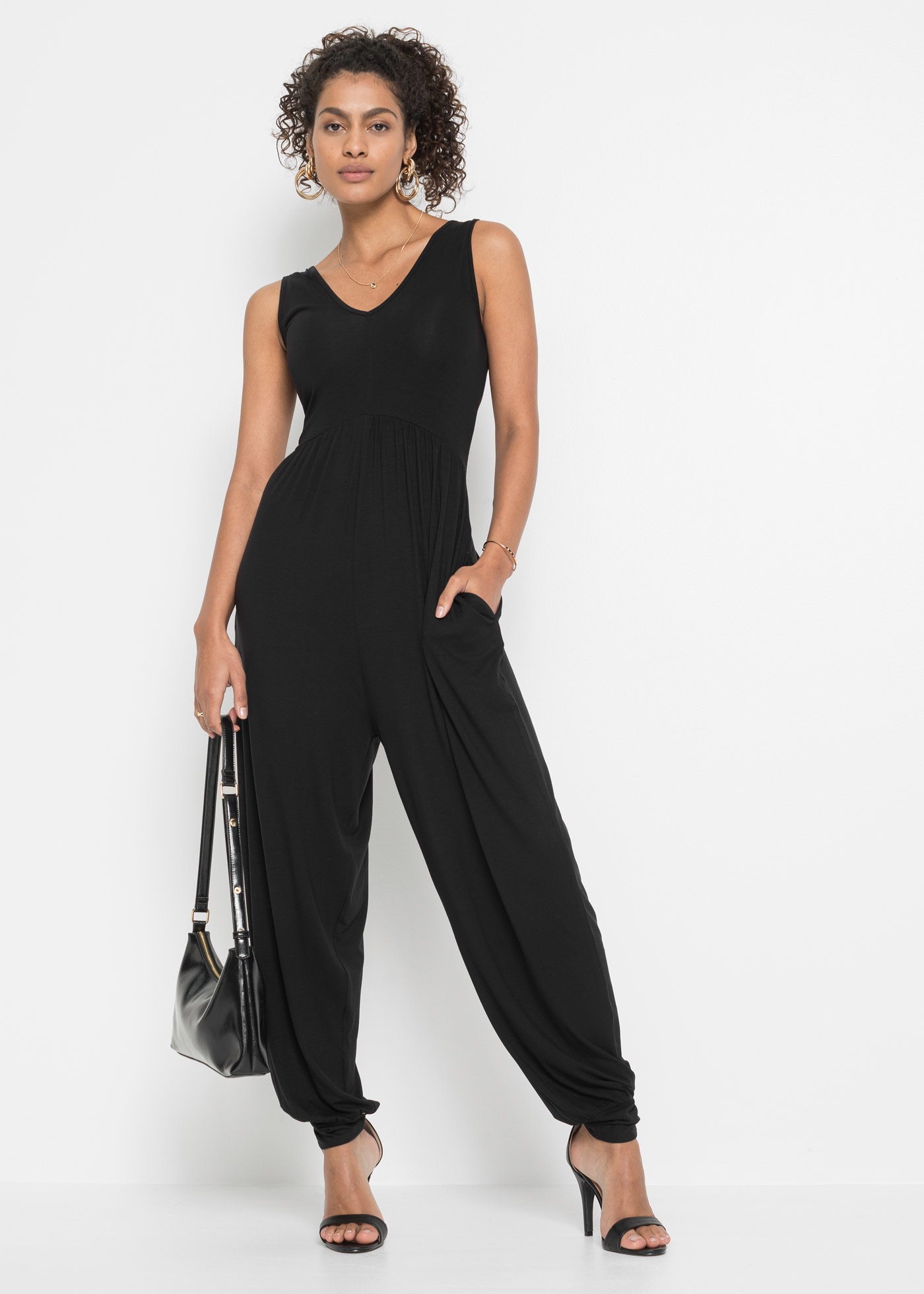 bonprix Jumpsuit bequeme Passform, ohne Ärmel, tiefer V-Ausschnitt