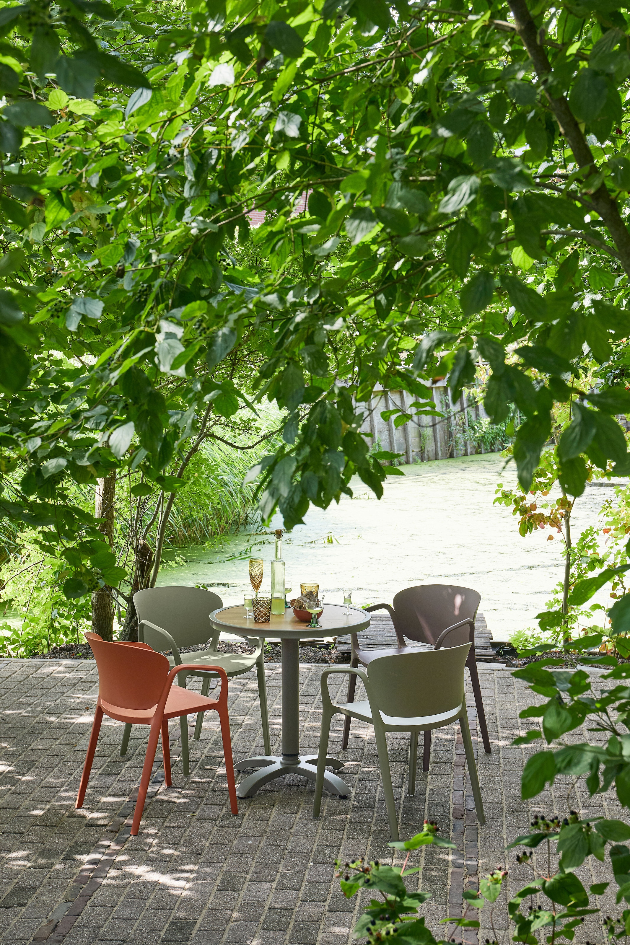 WOOOD Esszimmerstuhl »Bent Polypropylen stapelbar für In- und Outdoor, H 75 x B 57 x T 56 cm« () (Set, 2 St) Tragkraft 150 kg, fertig montiert, wasserabweisendes