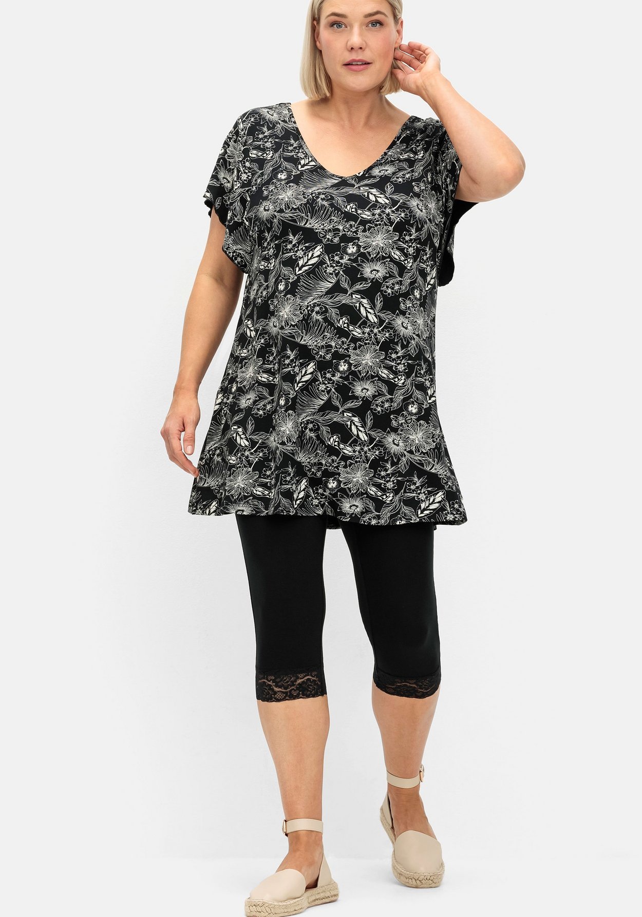 Sheego T-Shirt »2-tlg. Set im Set mit Capri-Leggings«