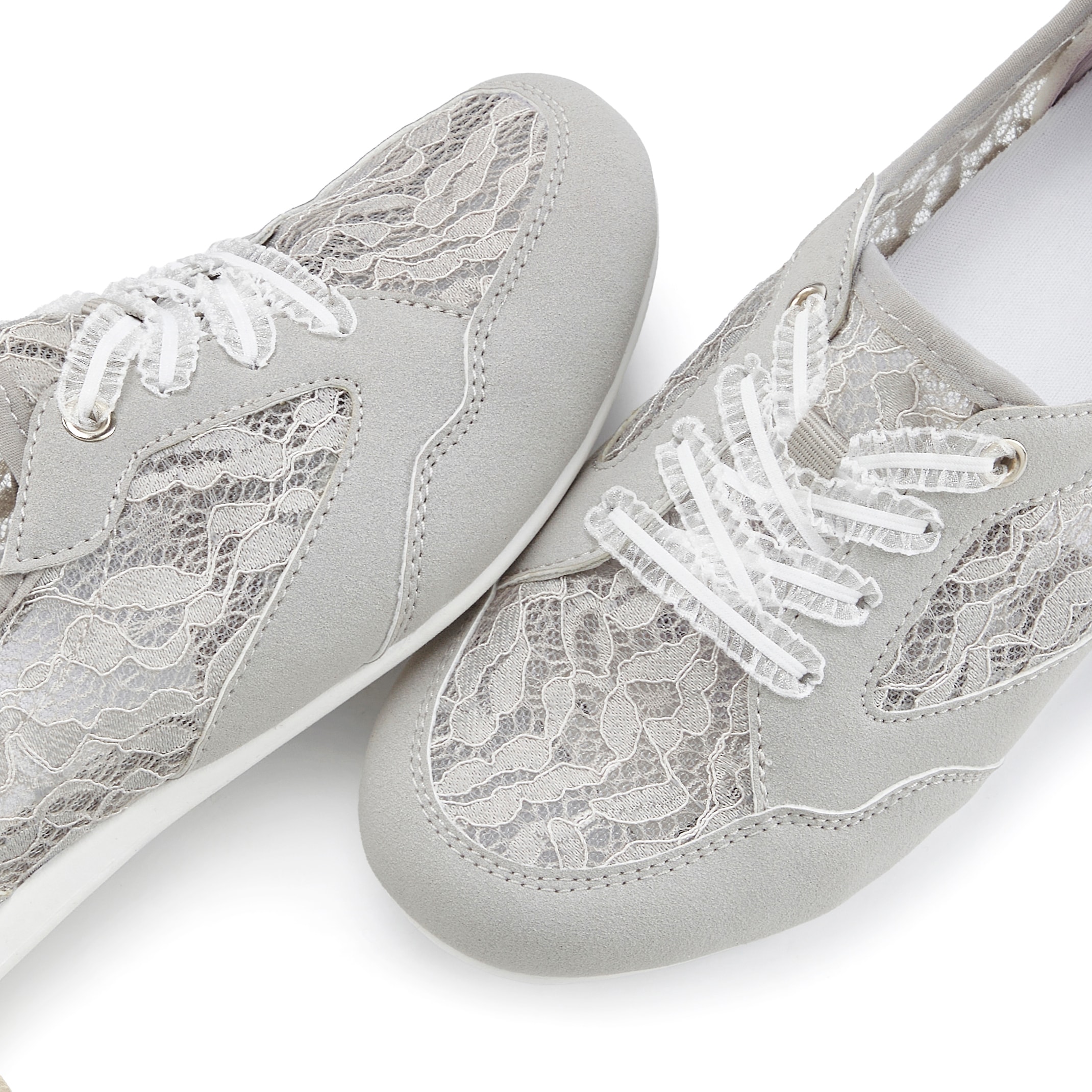 Vivance Sneaker »Freizeitschuh, Halbschuh, Ballerina, Slip-On-Sneaker,«  mit eleganten Spitzeneinsätzen VEGAN