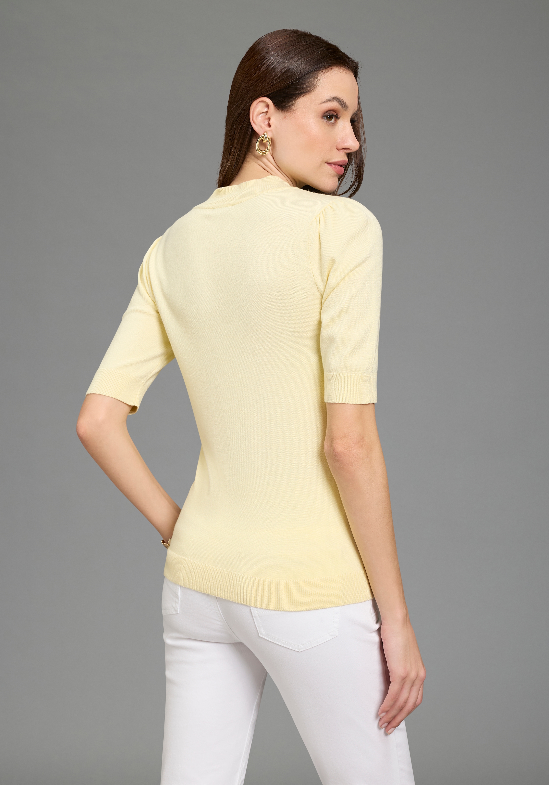 Bruno Banani Kurzarmpullover mit Glitzerknöpfen, Trendfarbe - Butter Yellow