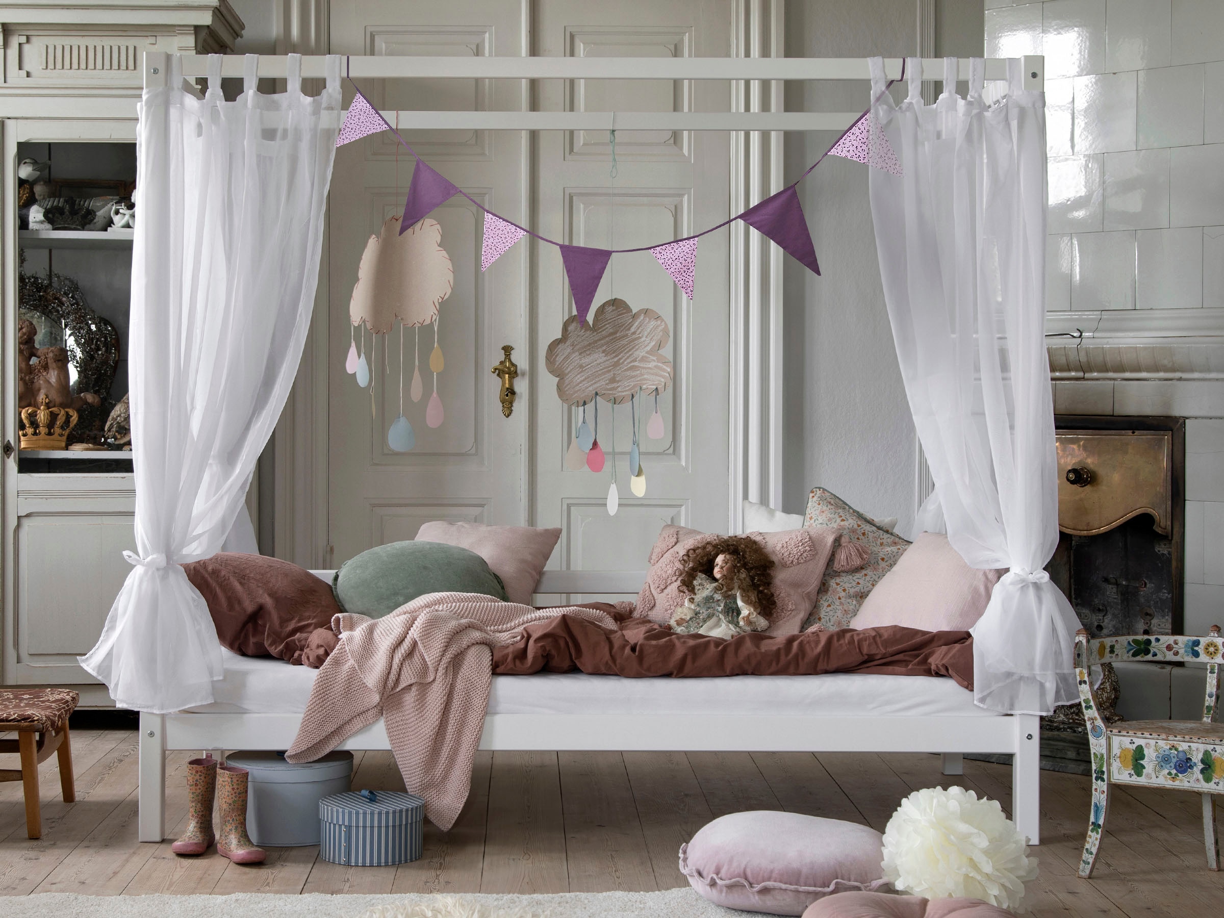 Hoppekids Kinderbett »ECO Dream«, (3 tlg., Bett, Himmeltextil und Wimpelkette), Prinzessinnen-Bett 90x200 cm, umbaubar