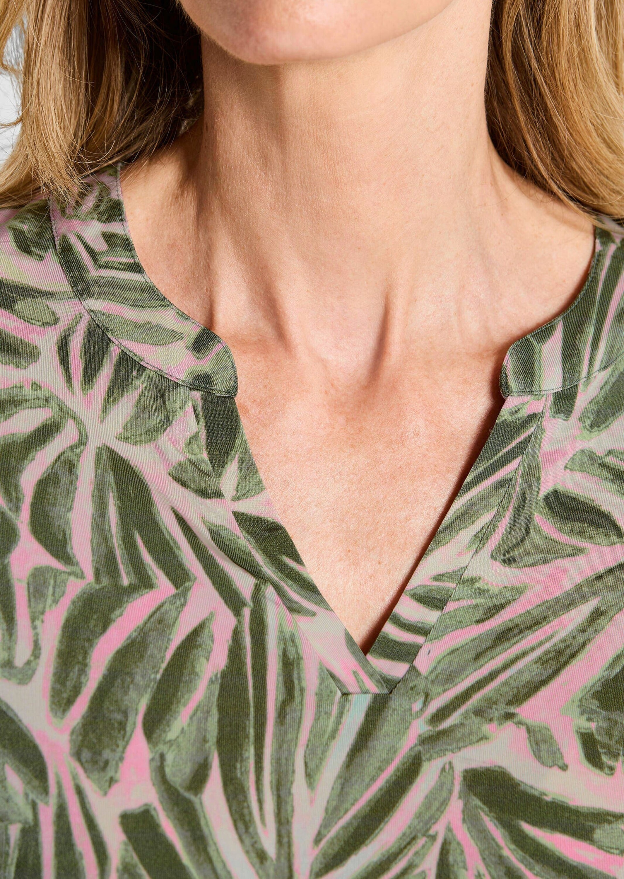 GOLDNER Print-Shirt »Kurzgröße Jerseyshirt mit floralem Design« stretchbequemer Viskosejersy