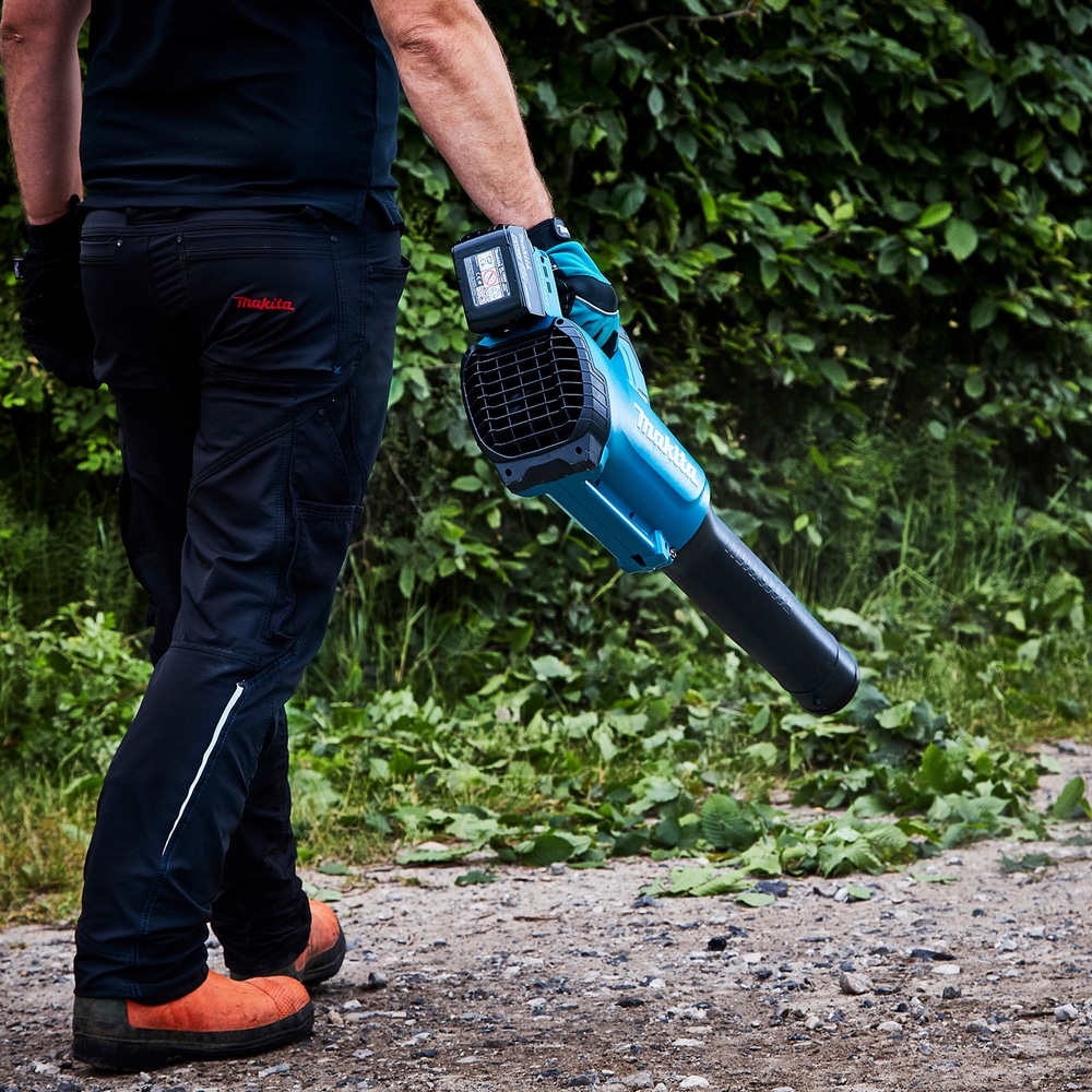 Makita Akku-Gebläse »»DUB184RF« 18V, 780 m³/h, 52,1 m/s, Inkl. Akku und Ladegerät« kompakt und leistungsfähig, bürstenloses 18 V Akku-Gebläse