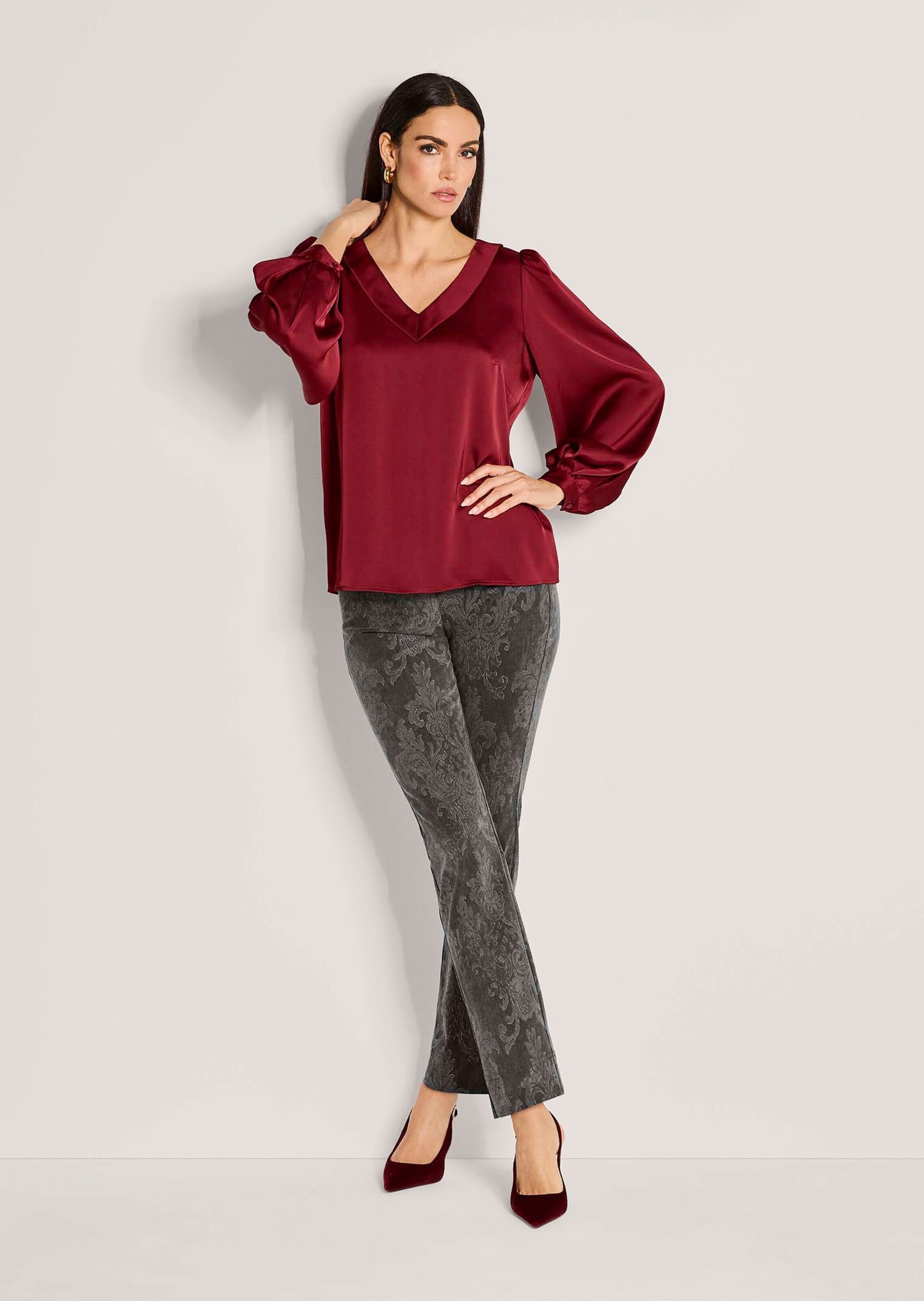 MADELEINE Langarmbluse »Satinbluse Elegante Bluse mit V-Ausschnitt«