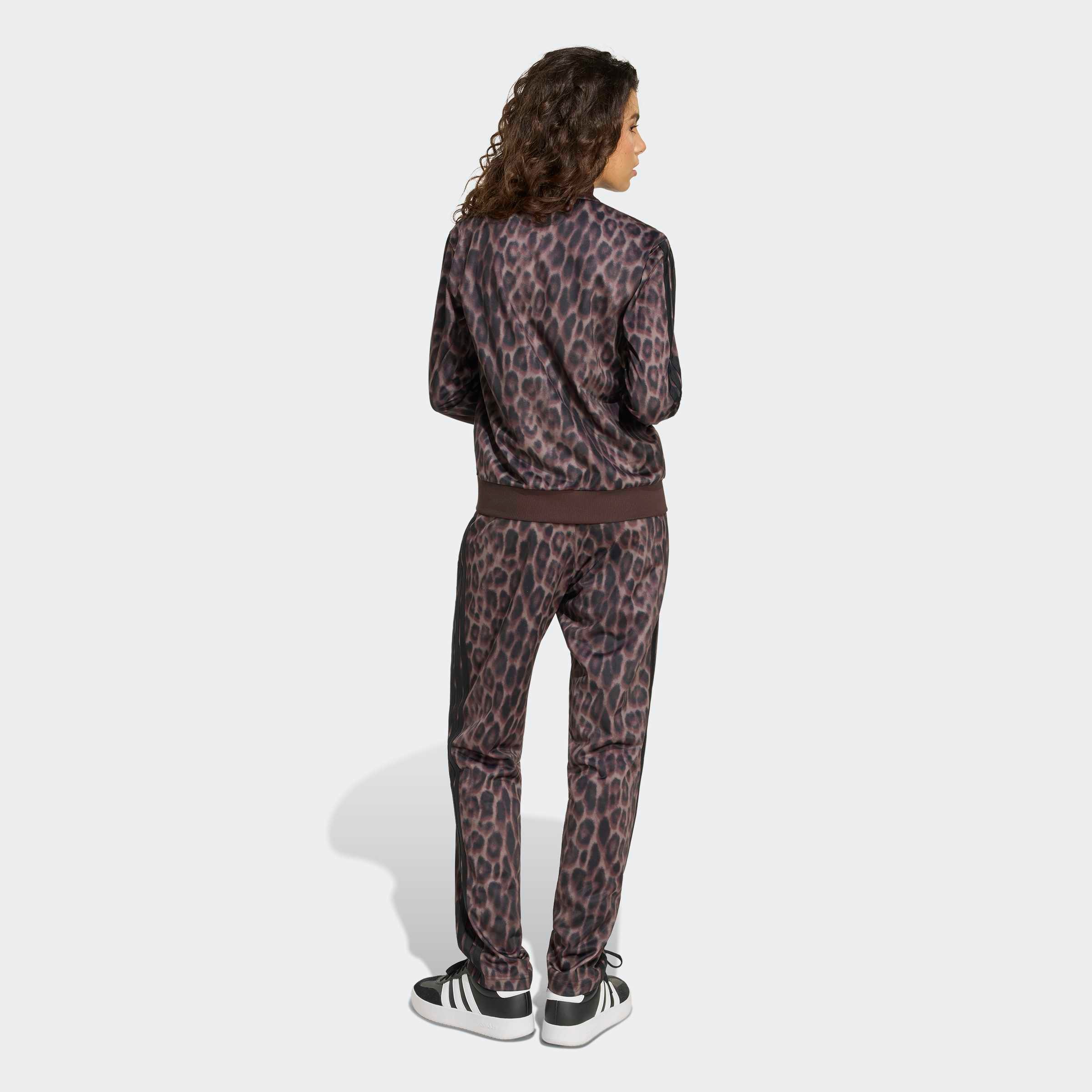 adidas Sportswear Trainingsanzug »ESSENTIALS 3-STREIFEN ANIMAL AOP« 2 tlg. mit durchgehendem Reißverschluss, mit Stehkragen, mit Allover-Print