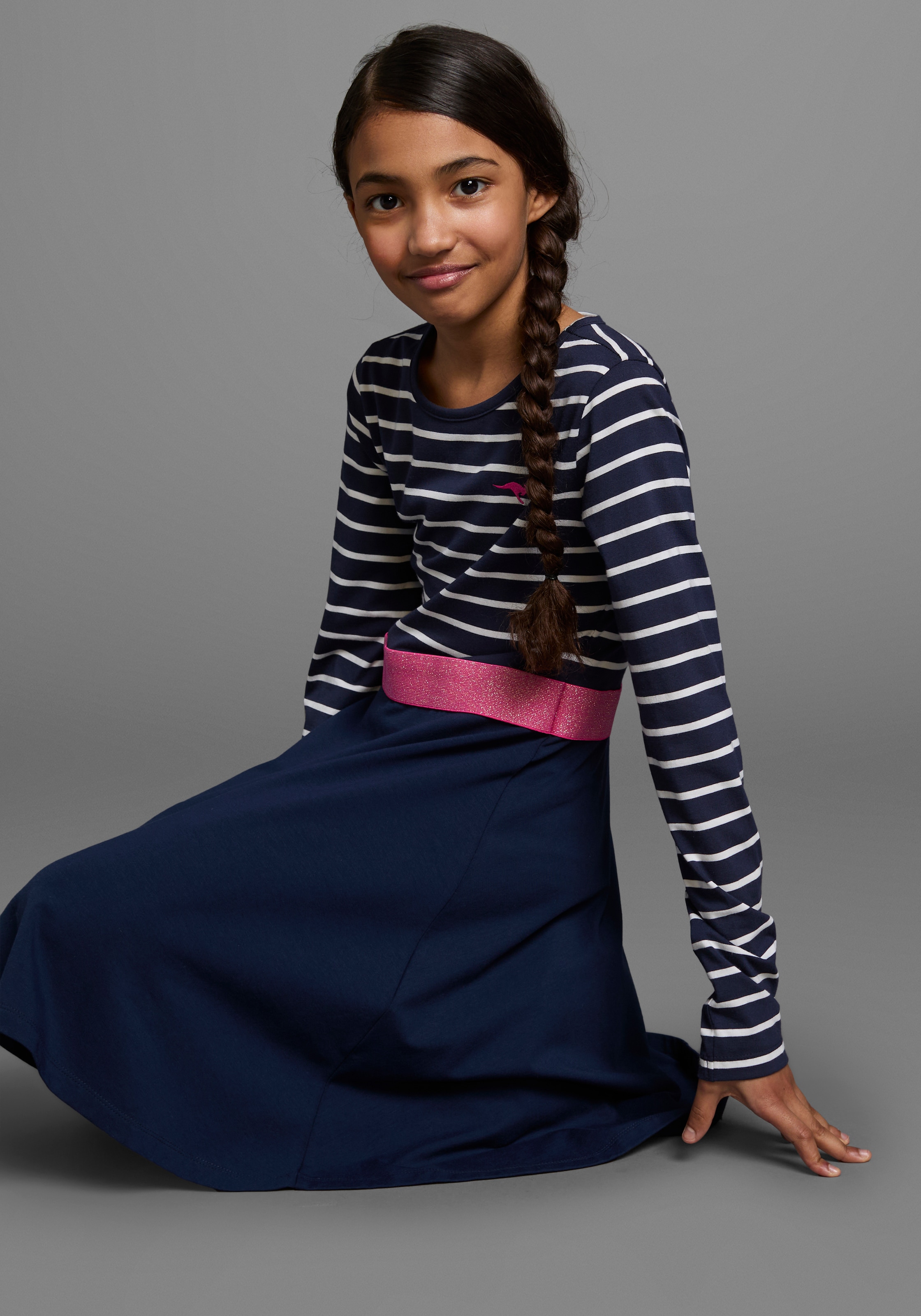 KangaROOS Jerseykleid »Kleid mit Glitzergürtel«, festliche Anlässe, kniefrei, modischer Stil, aus Stretchqualität