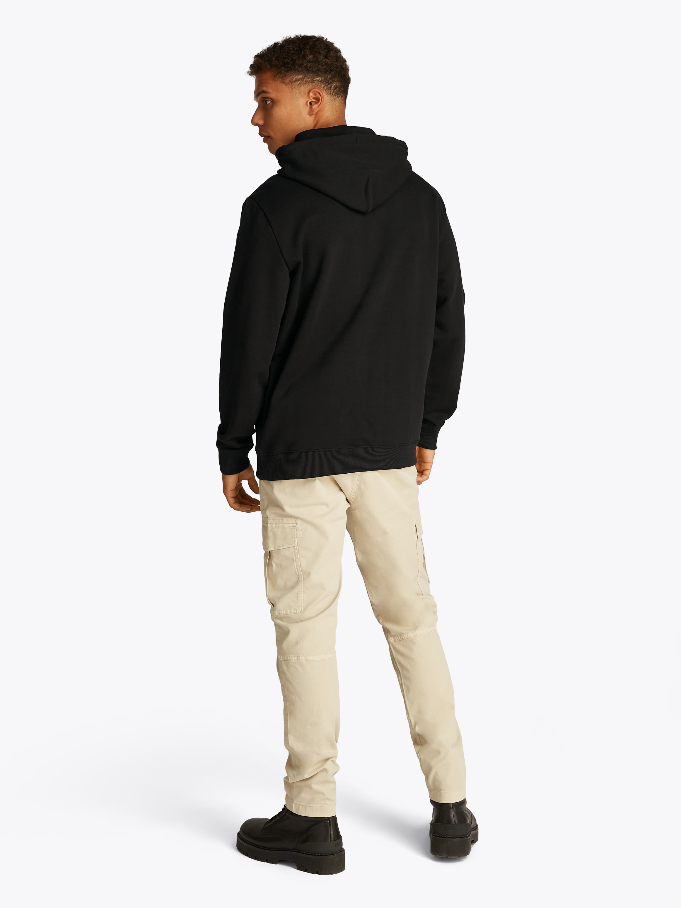 Tommy Jeans Kapuzensweatshirt »TJM REG ENTRY GRAPHIC HOODIE EXT«, mit mehrfarbigen Print